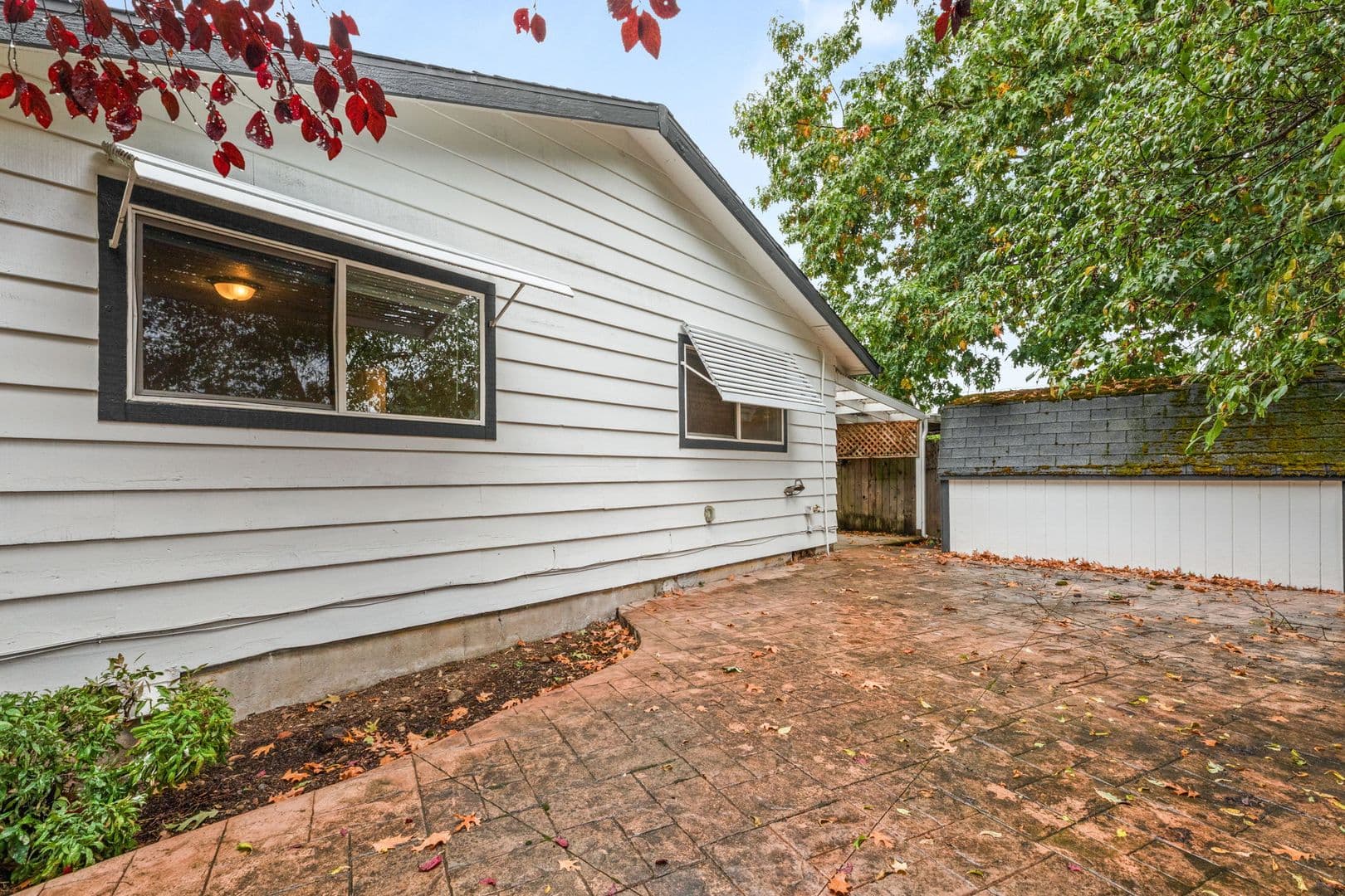 Portland House: 8924 SE Claybourne St