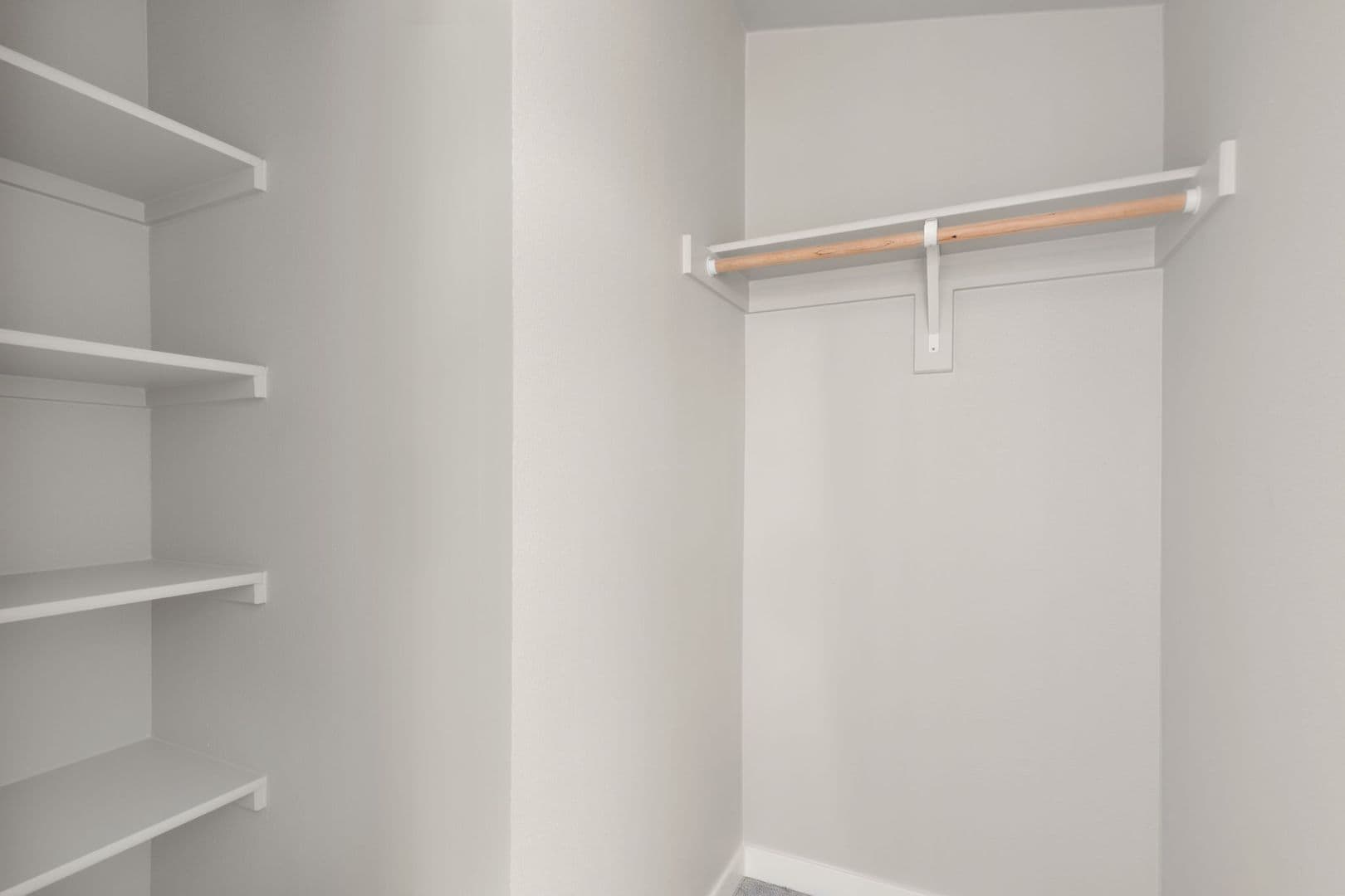 Portland Apartment: 8516 NE Hassalo St