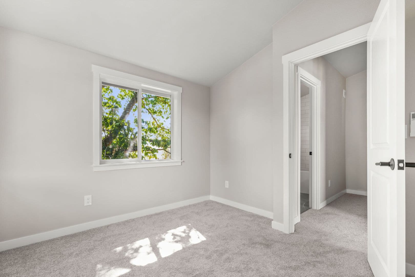 Portland Apartment: 8516 NE Hassalo St