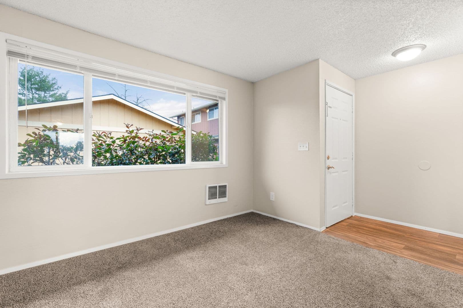 Portland Apartment: 17420 NE Halsey St