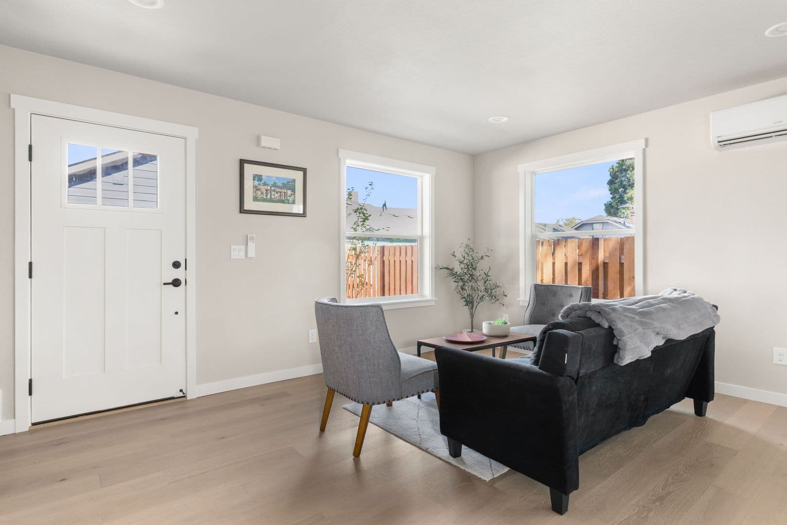 Portland Apartment: 8516 NE Hassalo St
