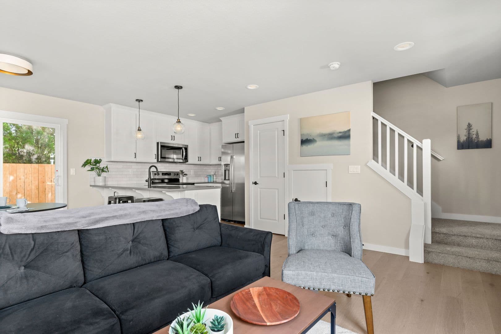 Portland Apartment: 8516 NE Hassalo St