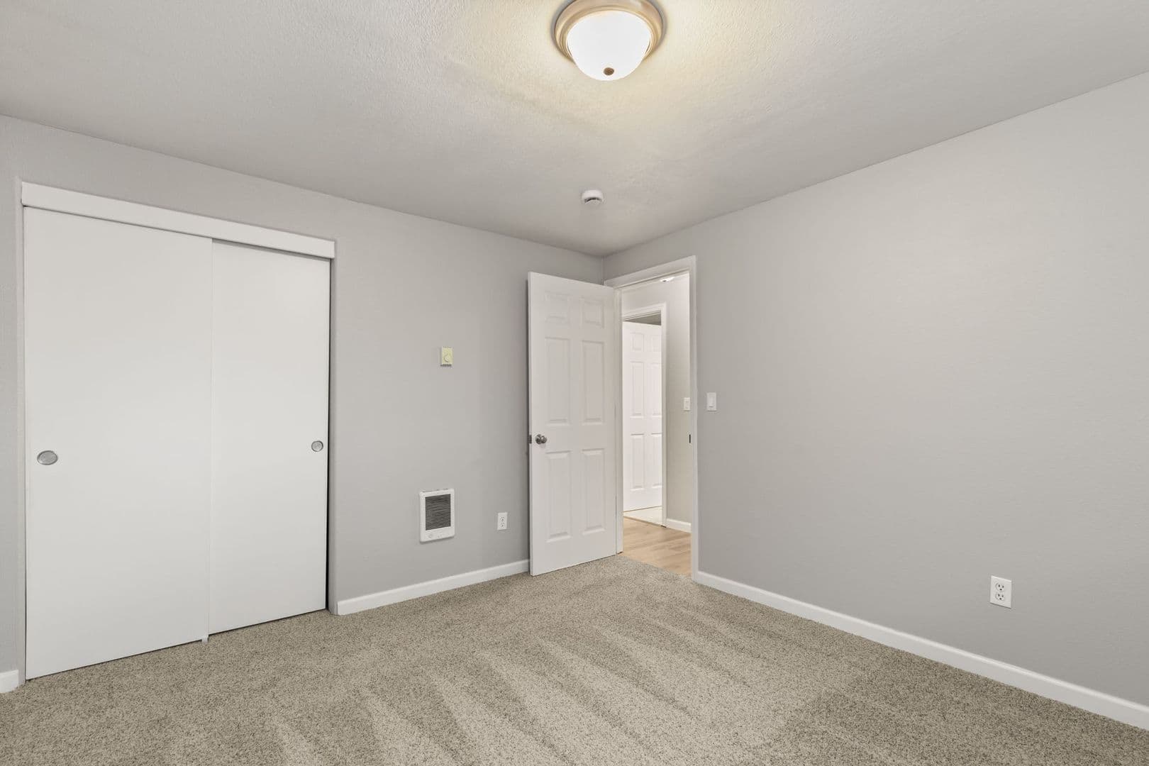 Portland House: 8924 SE Claybourne St