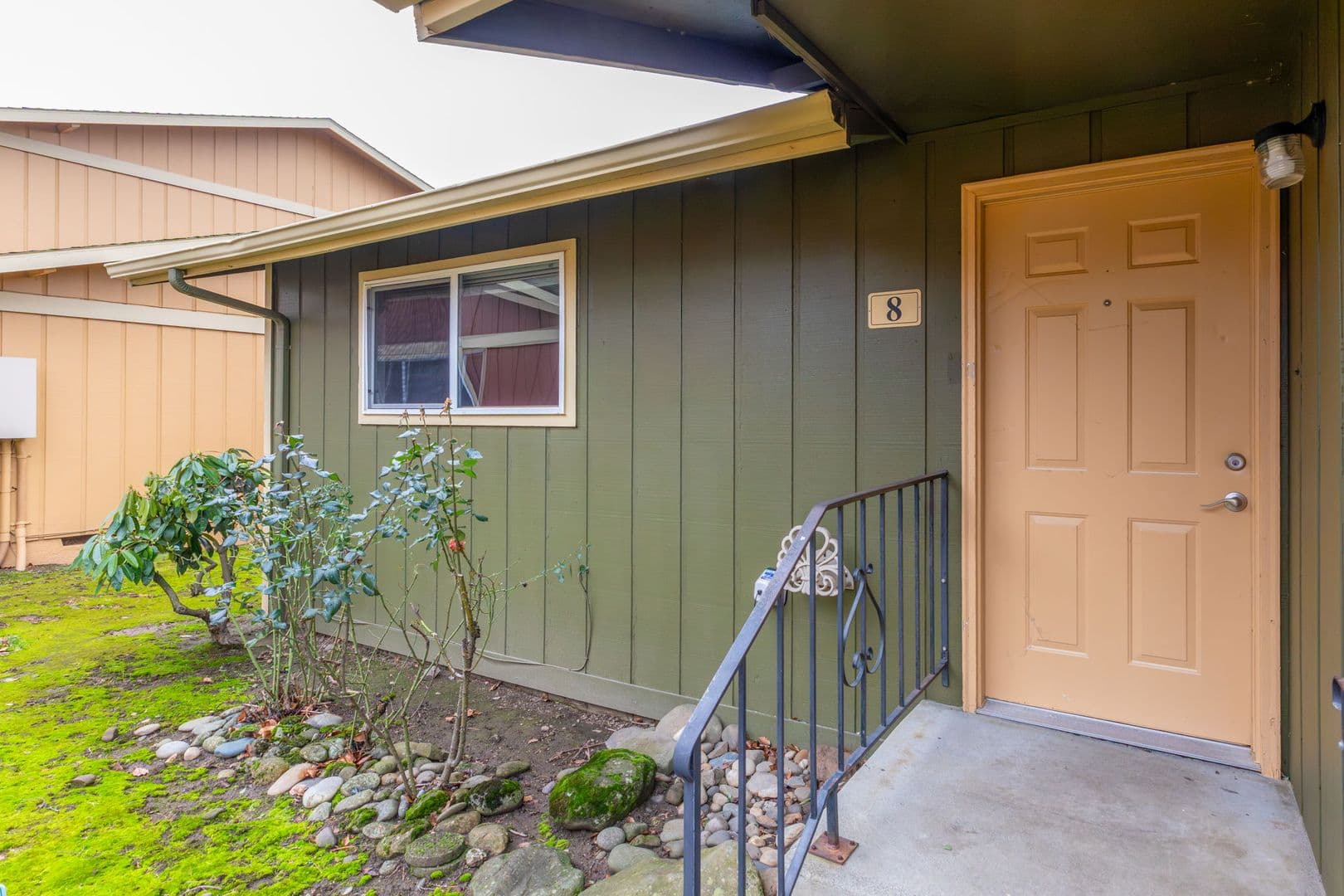 Portland Apartment: 17420 NE Halsey St