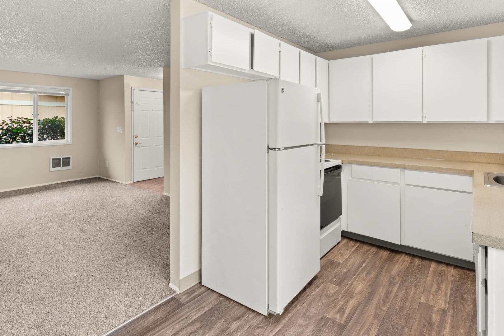 Portland Apartment: 17420 NE Halsey St