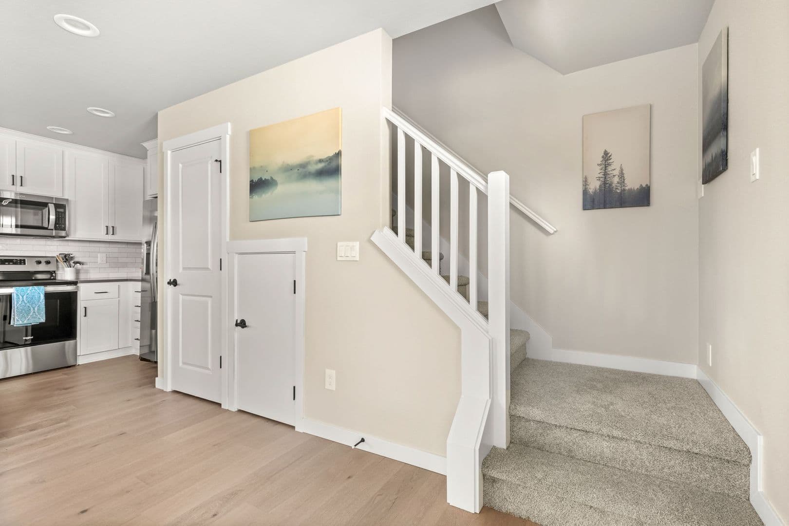 Portland Apartment: 8516 NE Hassalo St