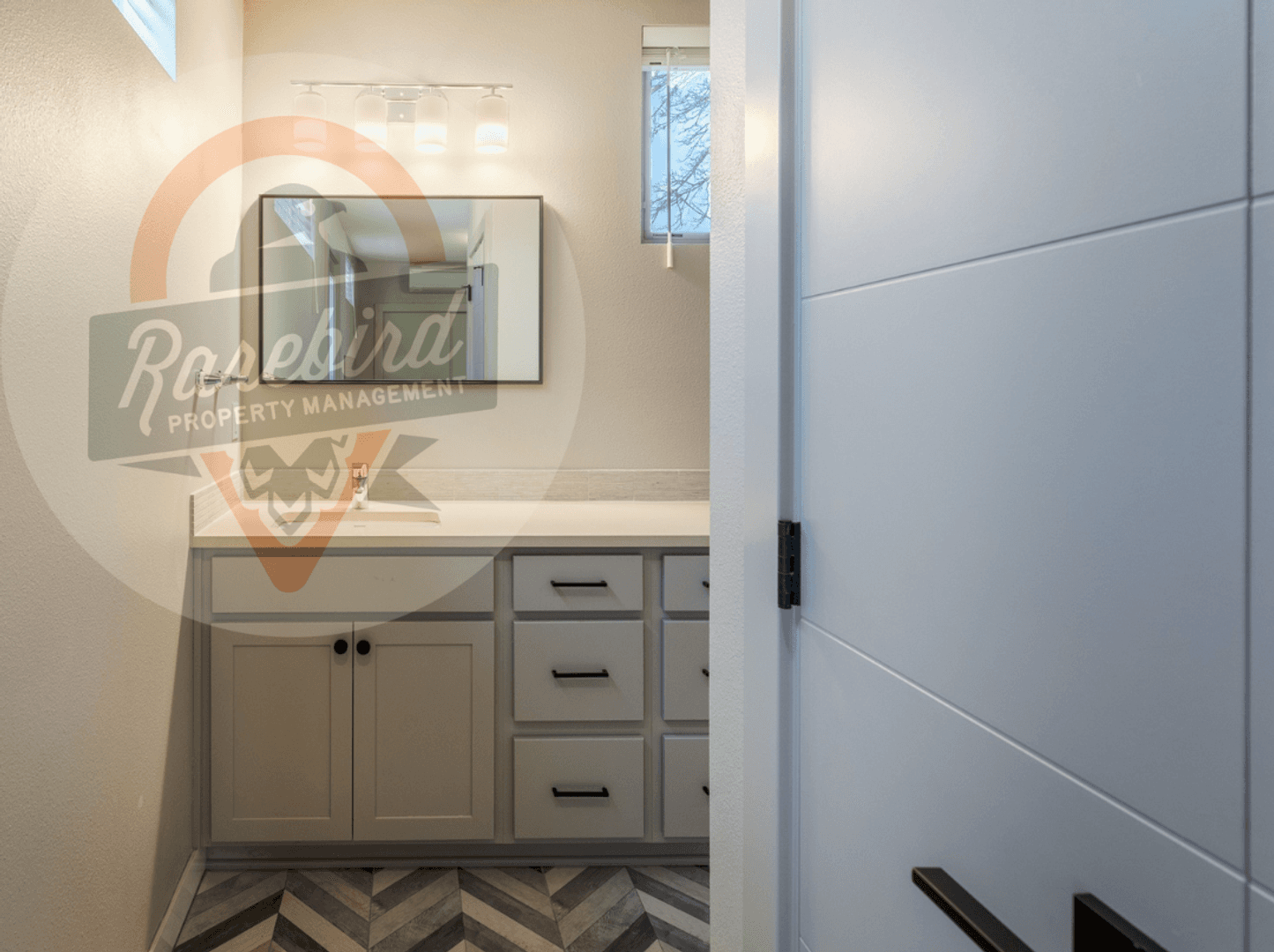 Portland Apartment: 2715 NE Flanders