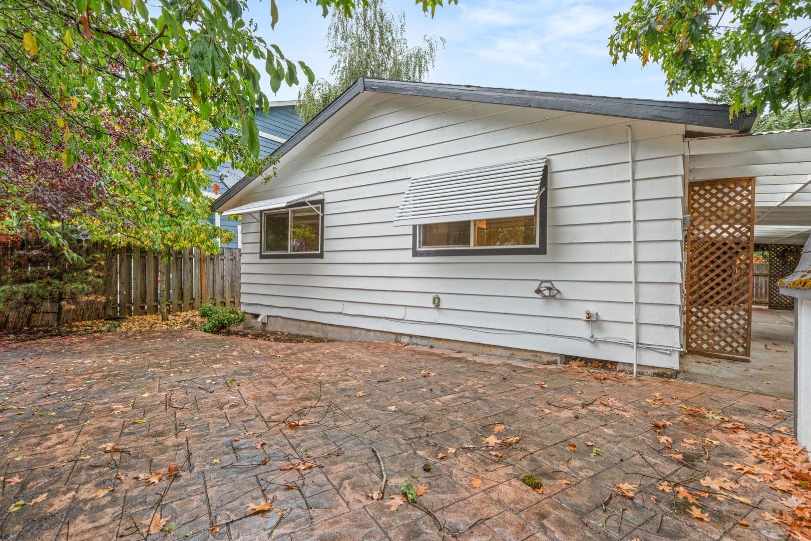 Portland House: 8924 SE Claybourne St