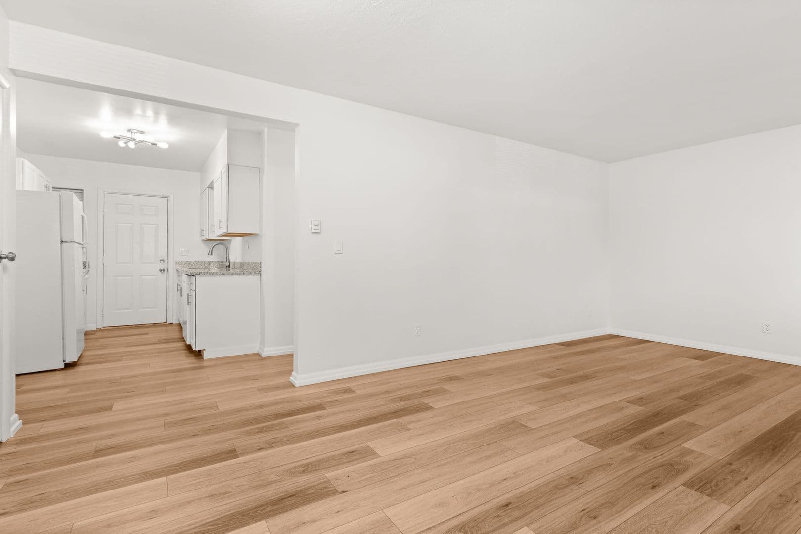 Gresham Apartment: 840 - 940 NW Earl Ave