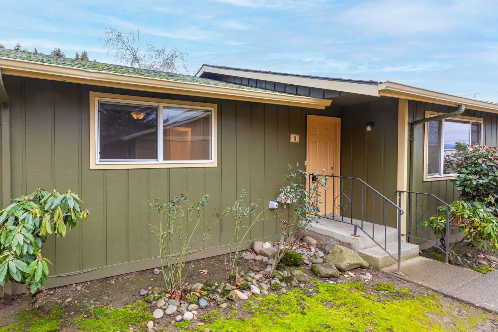 Portland Apartment: 17420 NE Halsey St