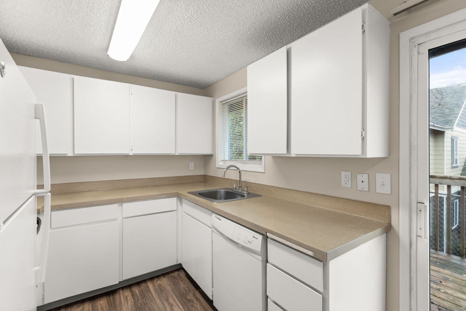 Portland Apartment: 17420 NE Halsey St