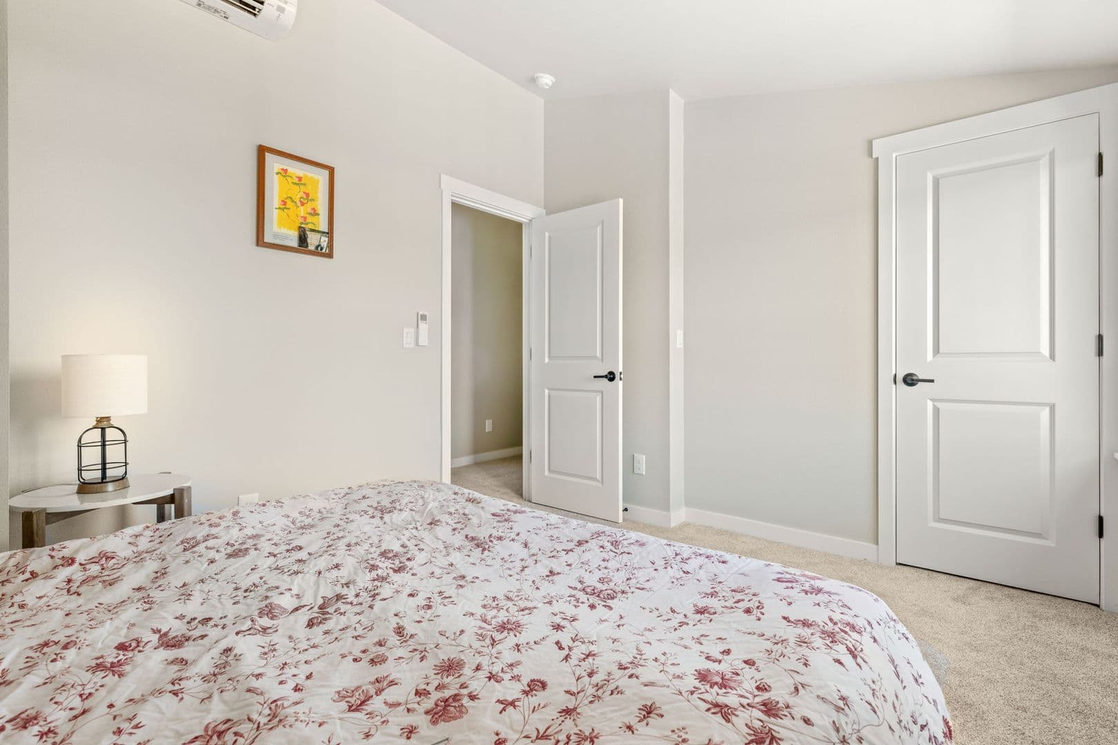 Portland Apartment: 8516 NE Hassalo St