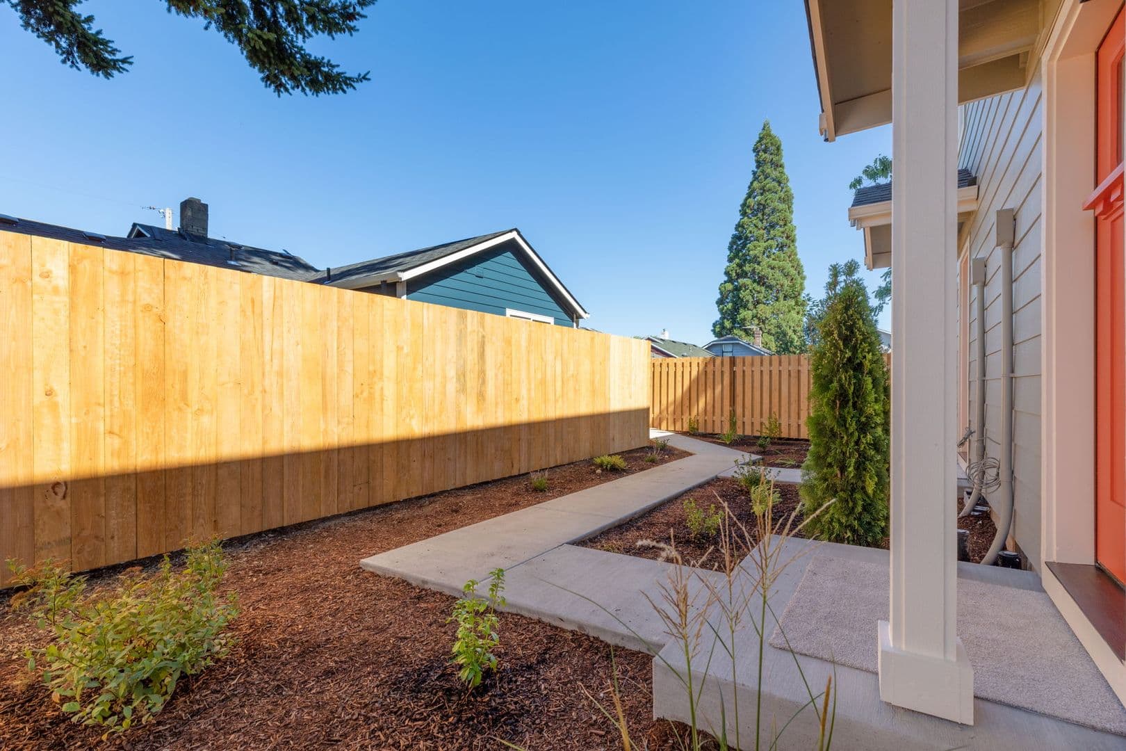 Portland Apartment: 8516 NE Hassalo St