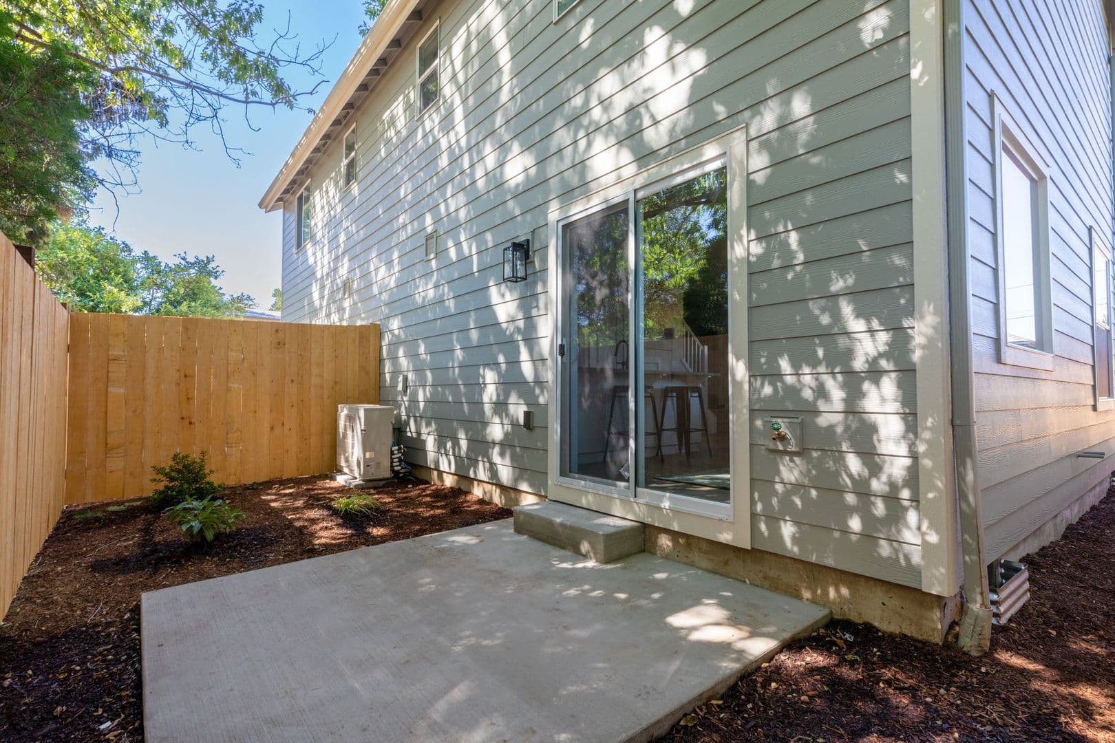 Portland Apartment: 8516 NE Hassalo St