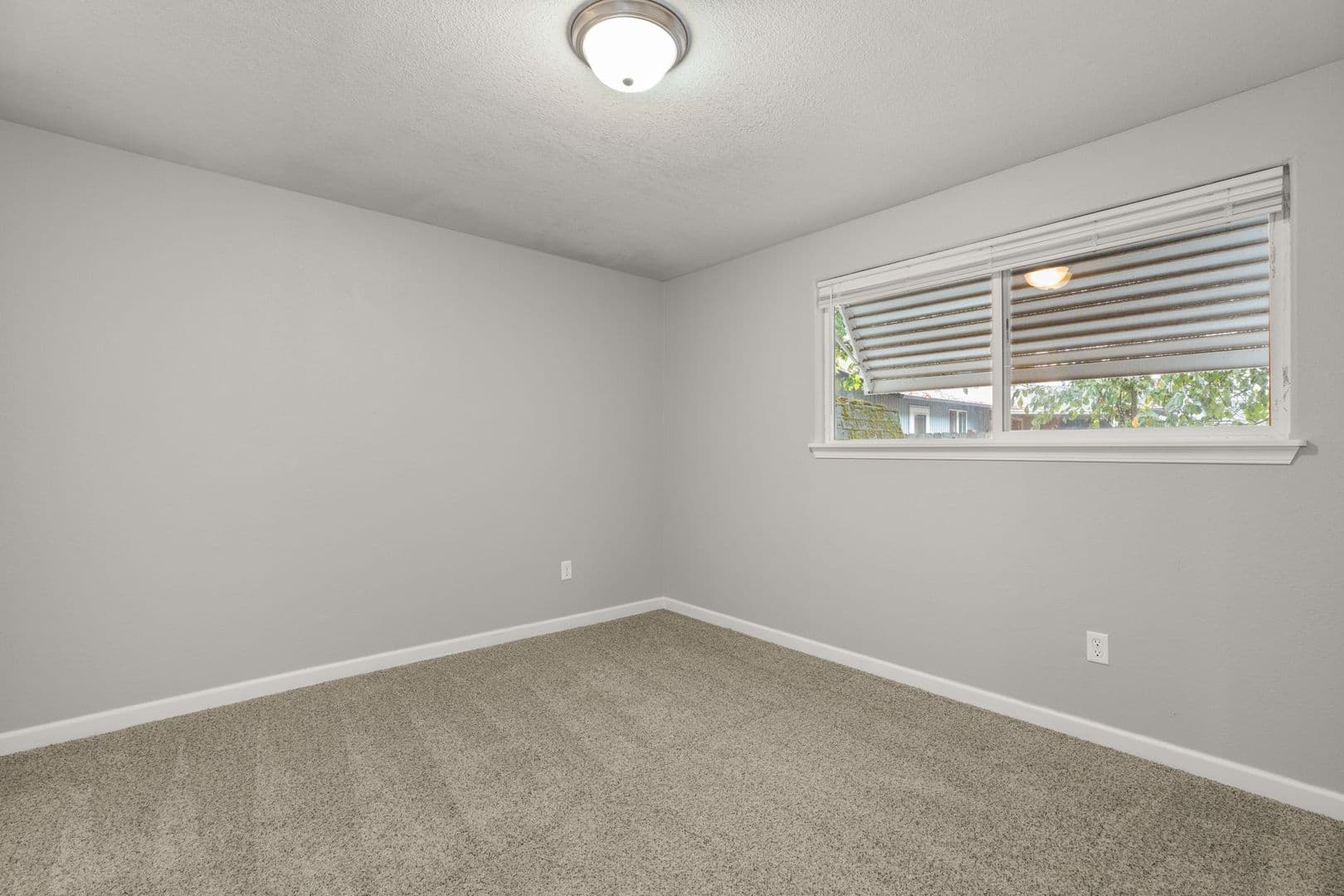 Portland House: 8924 SE Claybourne St