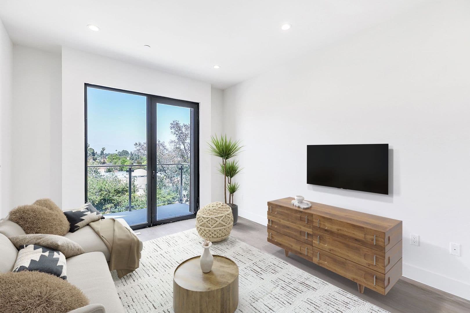 Valley Village Apartment: 12444 Chandler Blvd