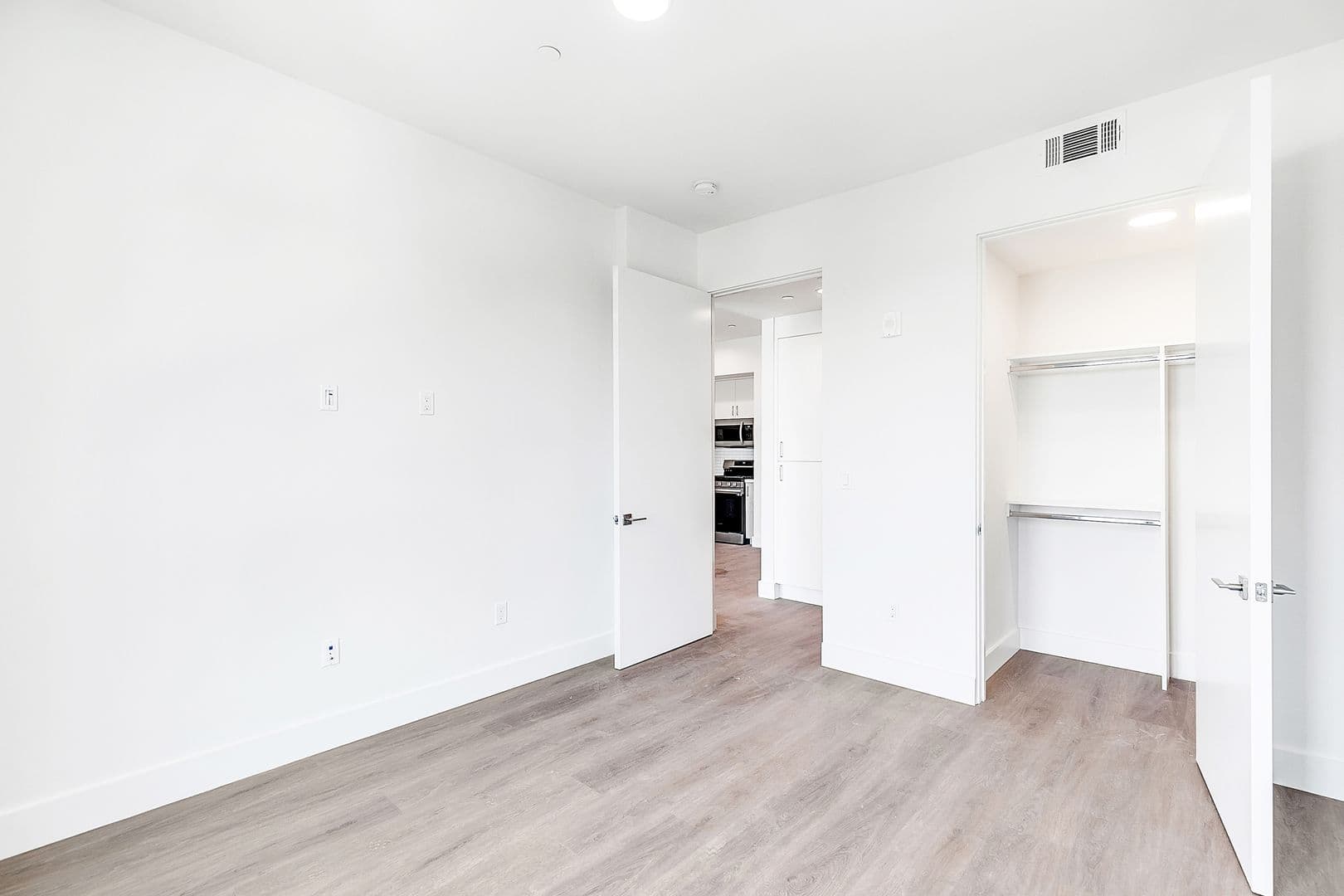 Valley Village Apartment: 12444 Chandler Blvd