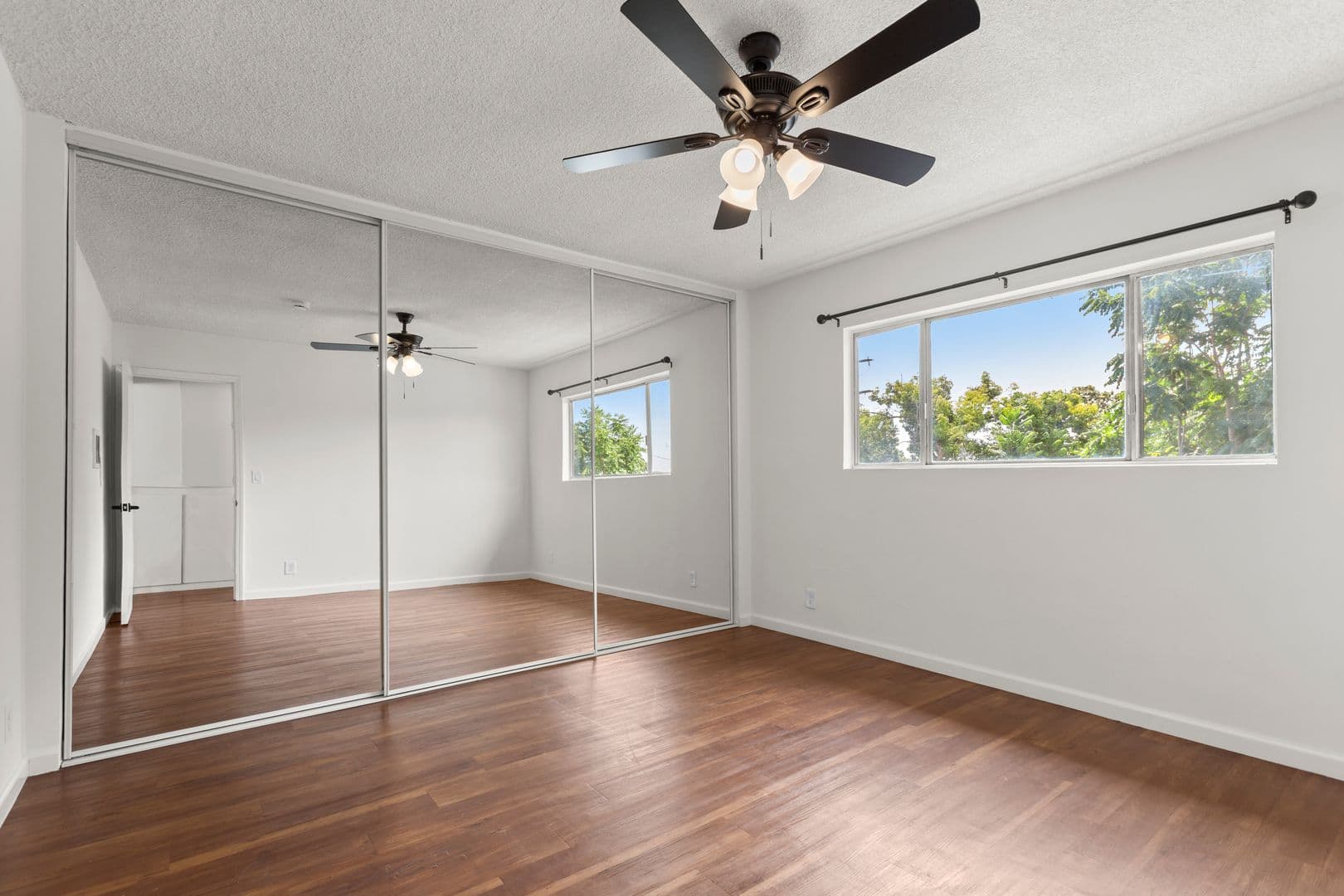 North Hollywood Apartment: 6449 Troost Avenue