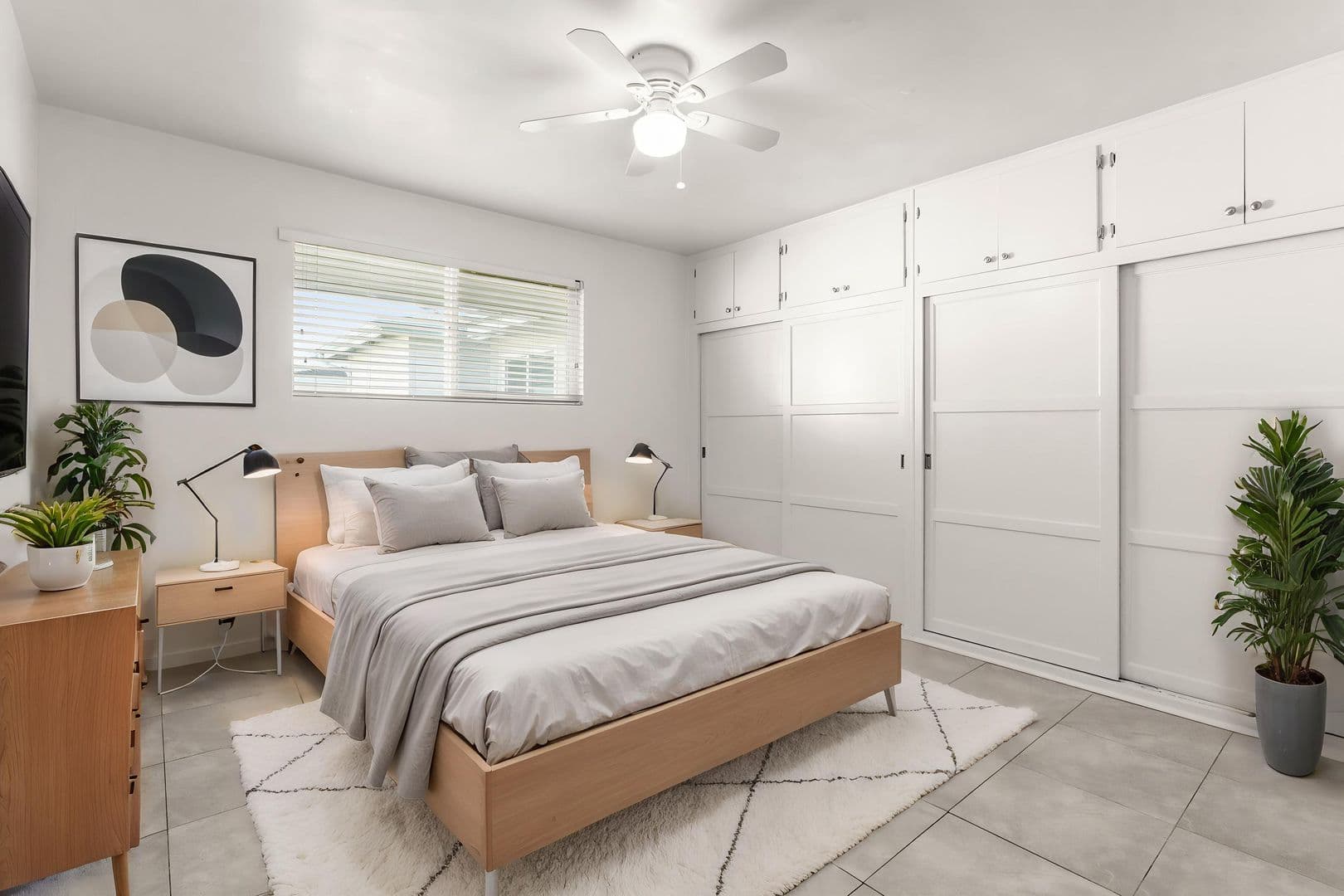 Sherman Oaks Apartment: 4846 Hazeltine Avenue