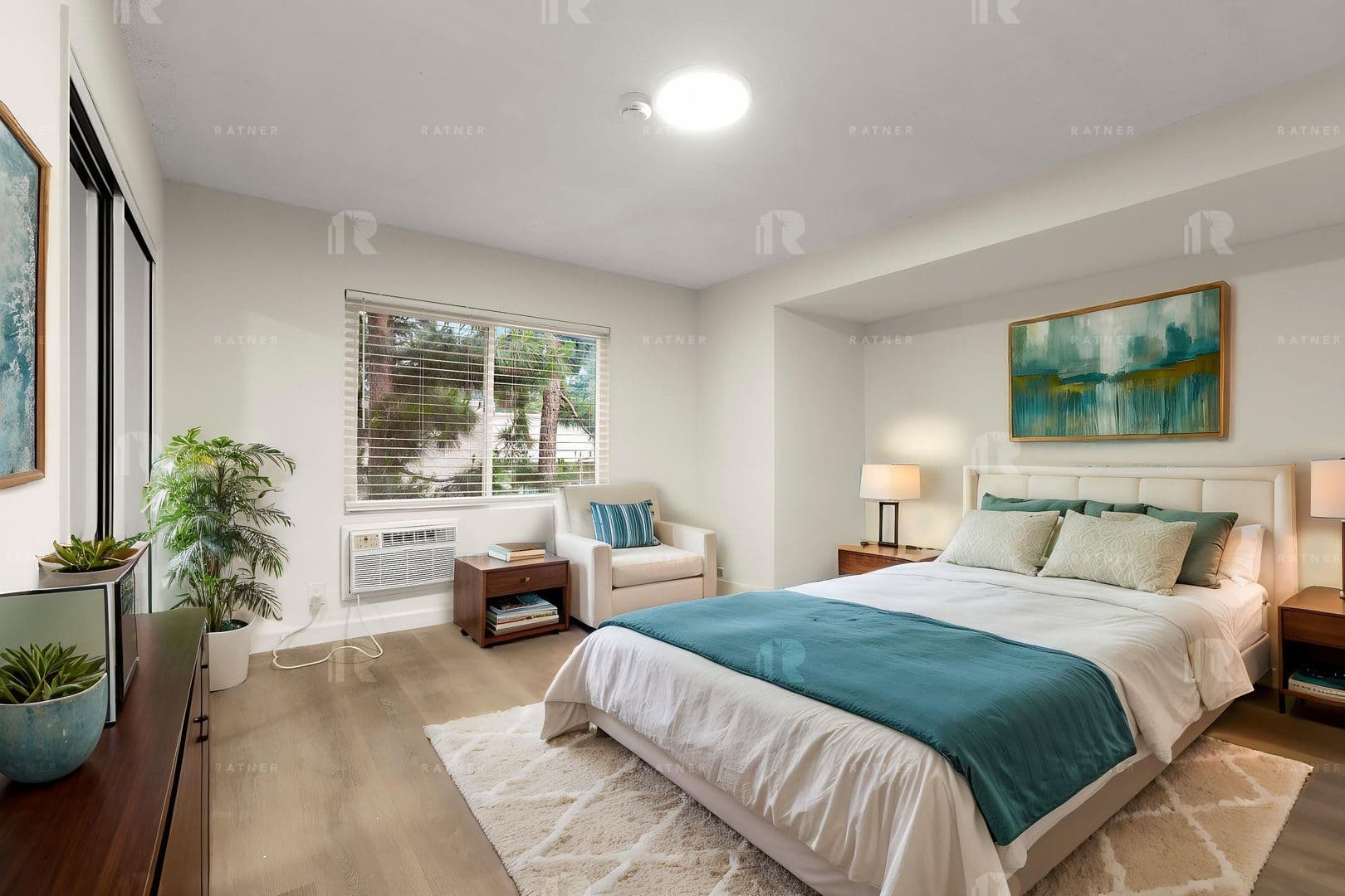 Studio City Apartment: 4216 Mary Ellen Avenue