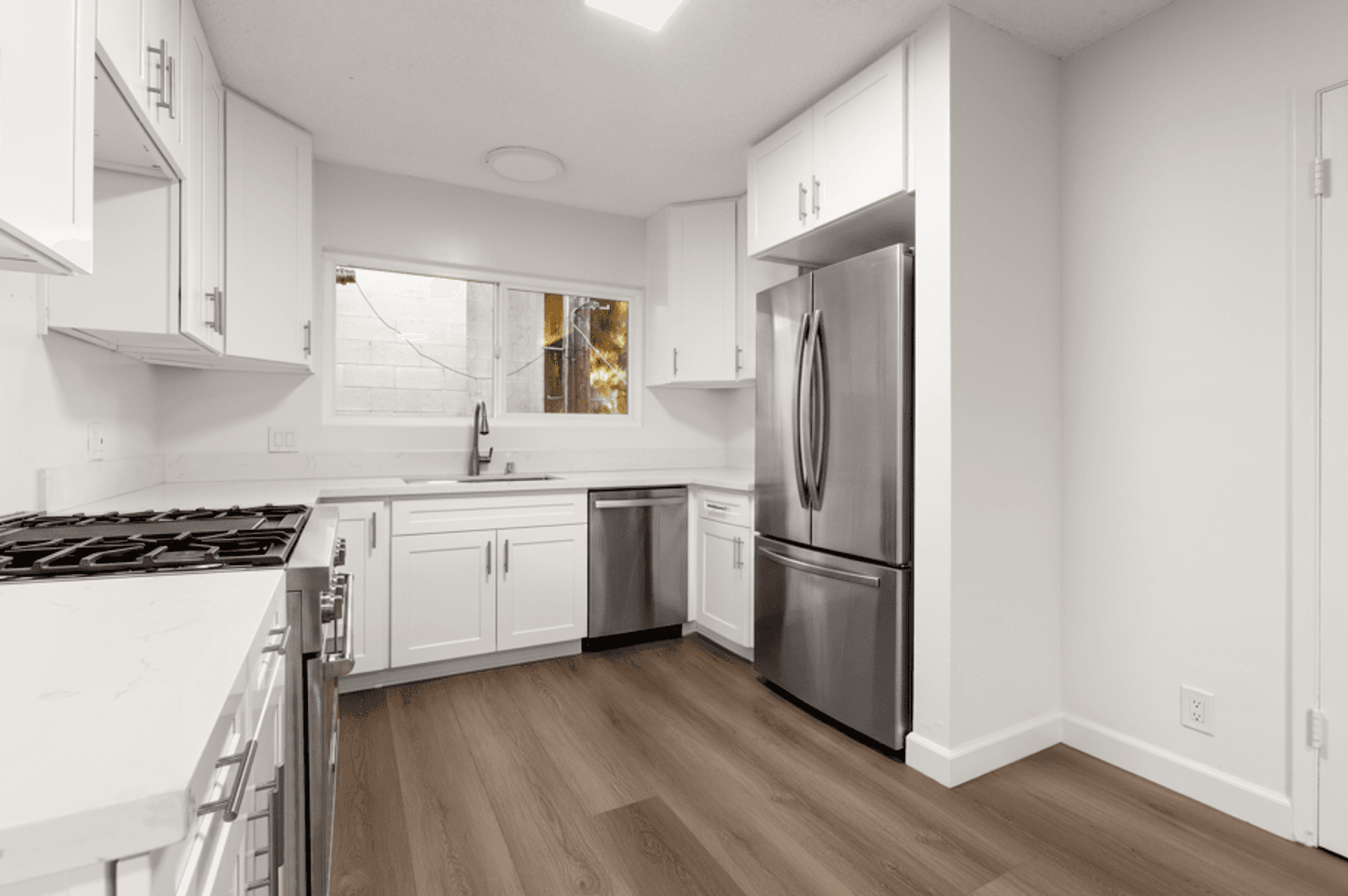 Studio City Apartment: 4216 Mary Ellen Avenue
