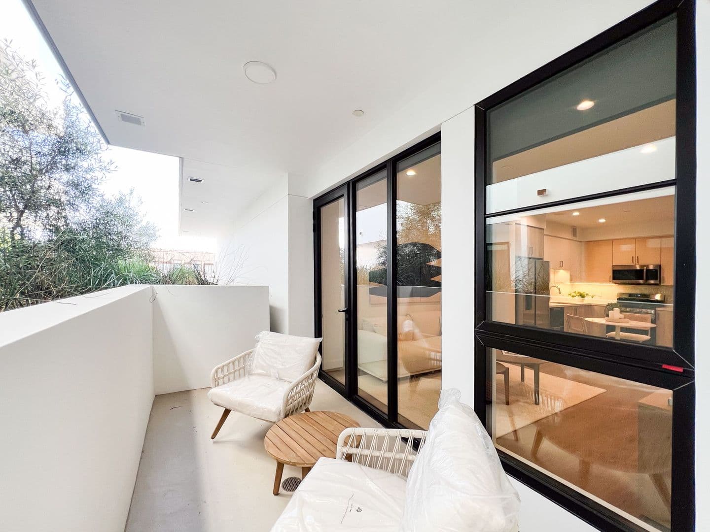 Valley Village Apartment: 12444 Chandler Blvd