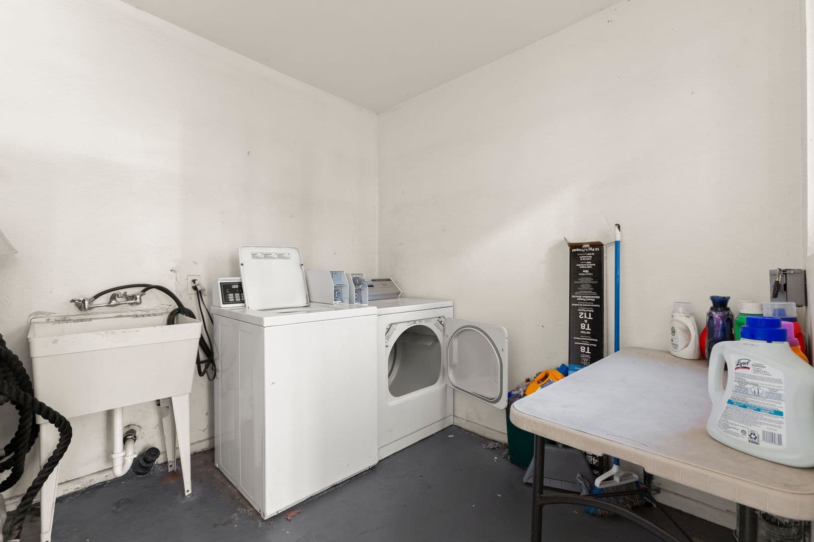 Studio City Apartment: 4135 Laurel Canyon Blvd
