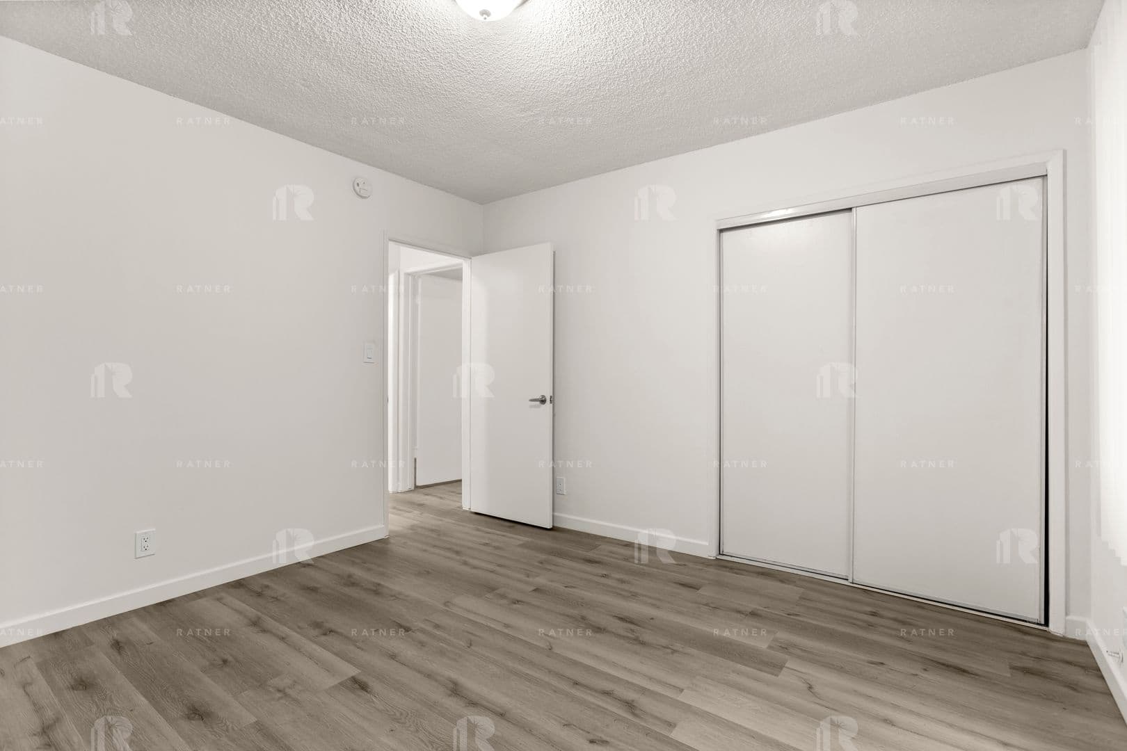 Studio City Apartment: 4216 Mary Ellen Avenue