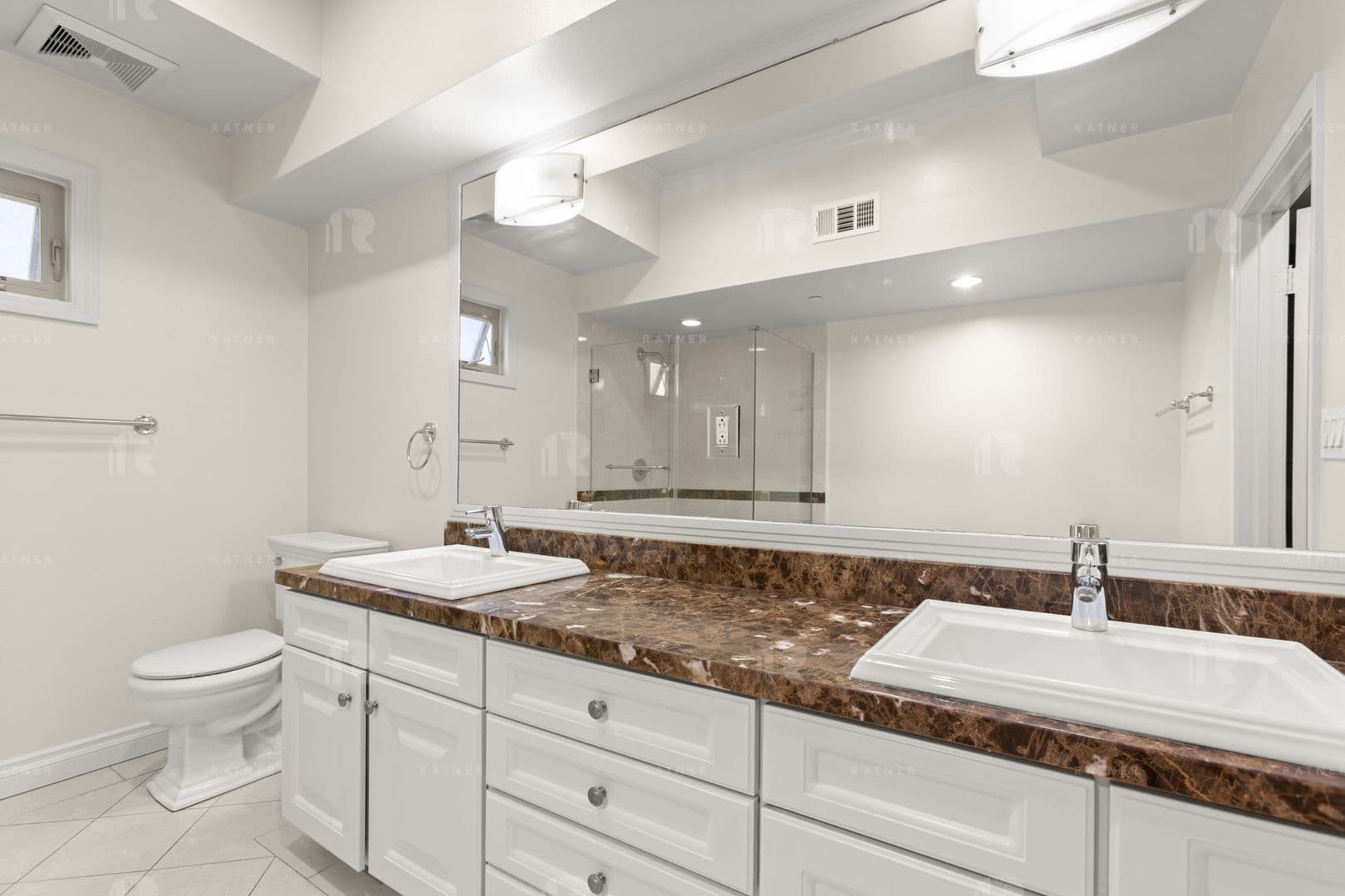 Valley Village Apartment: 5056 Laurel Canyon Blvd