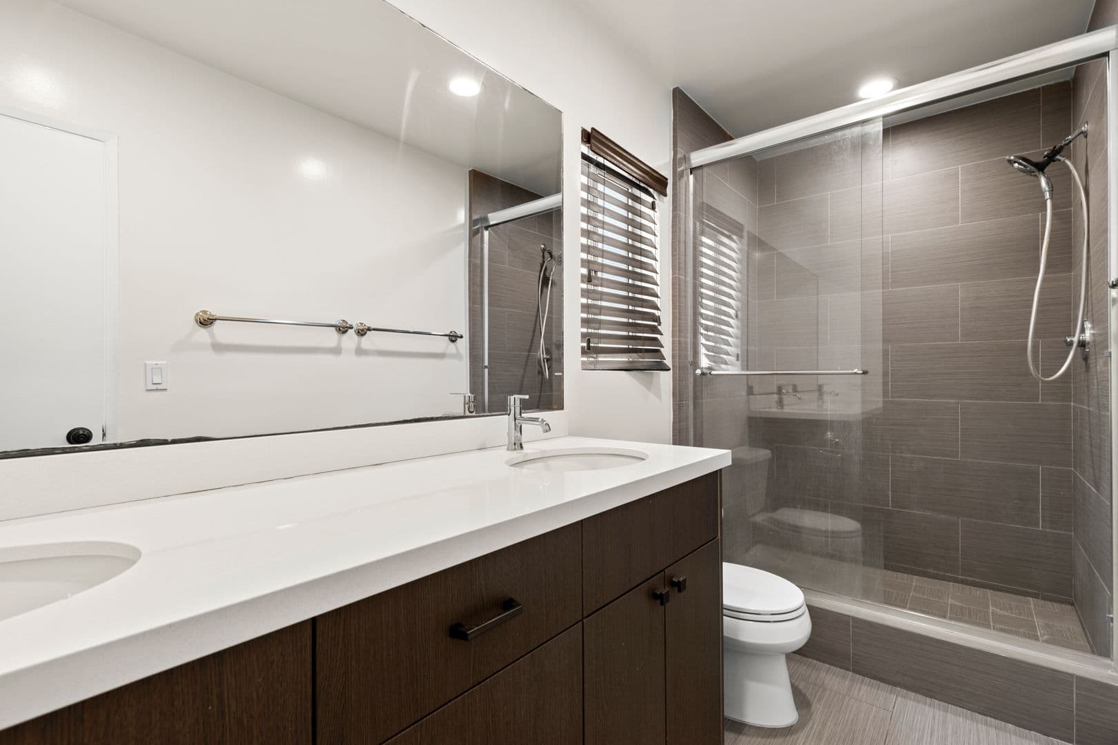 Beverly Hills Apartment: 148 S. Oakhurst Drive