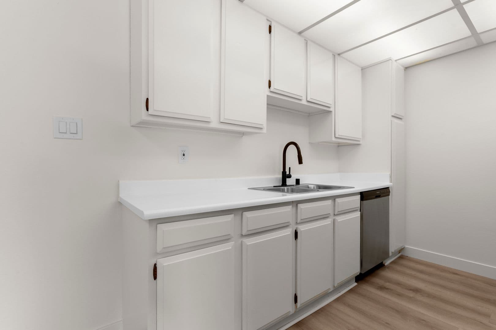 Valley Village Apartment: 5266 Corteen Place