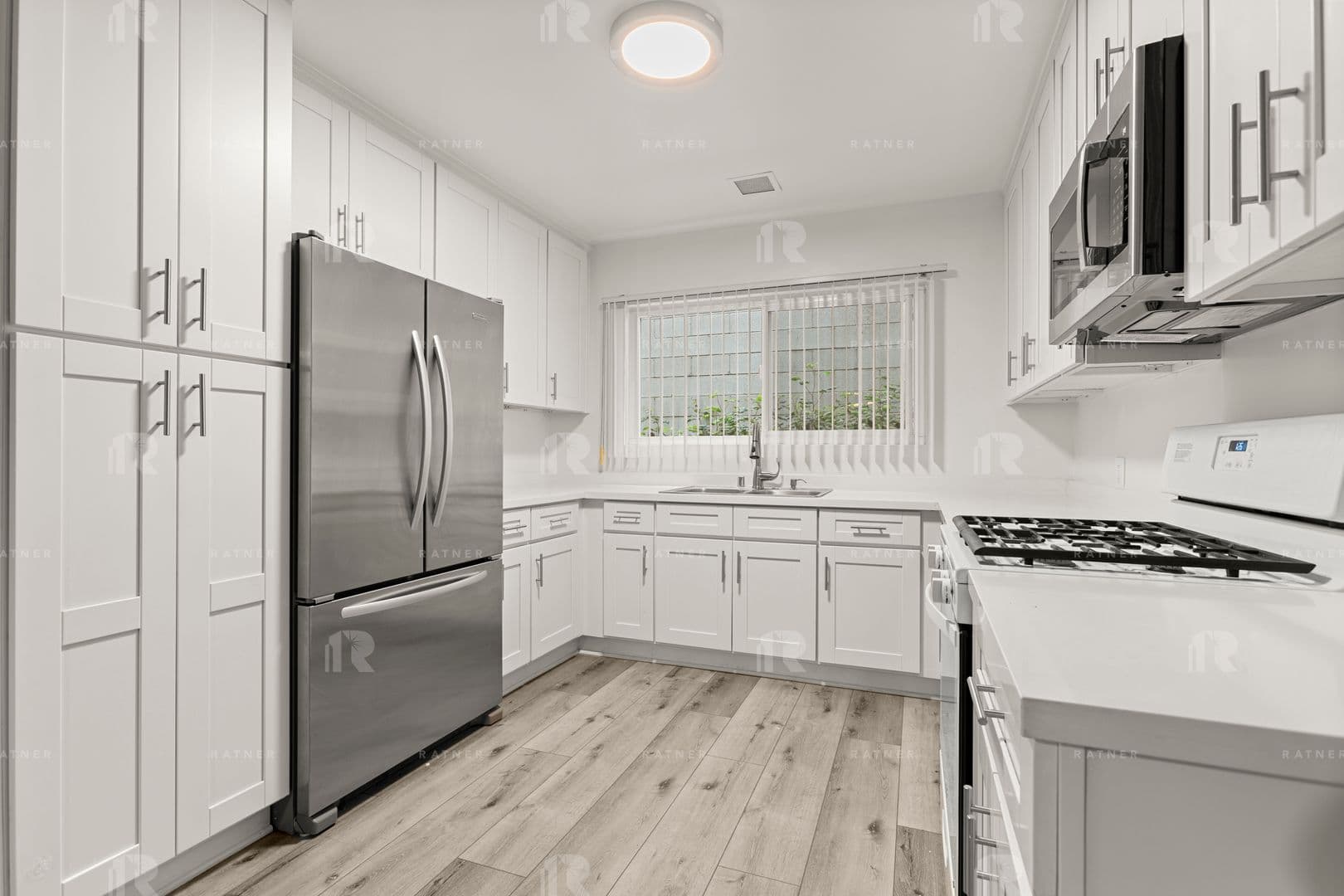 Studio City Apartment: 4216 Mary Ellen Avenue