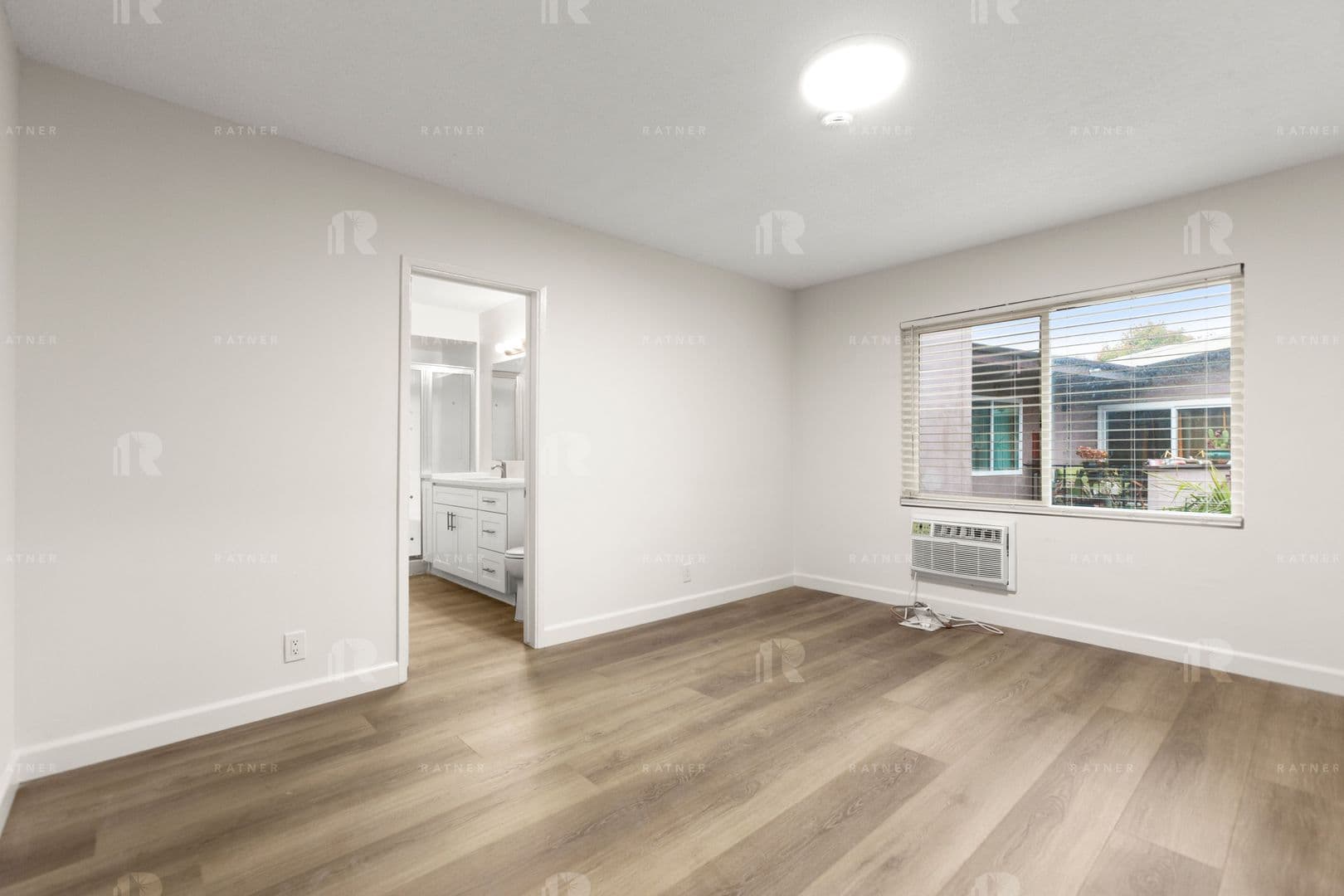 Studio City Apartment: 4216 Mary Ellen Avenue