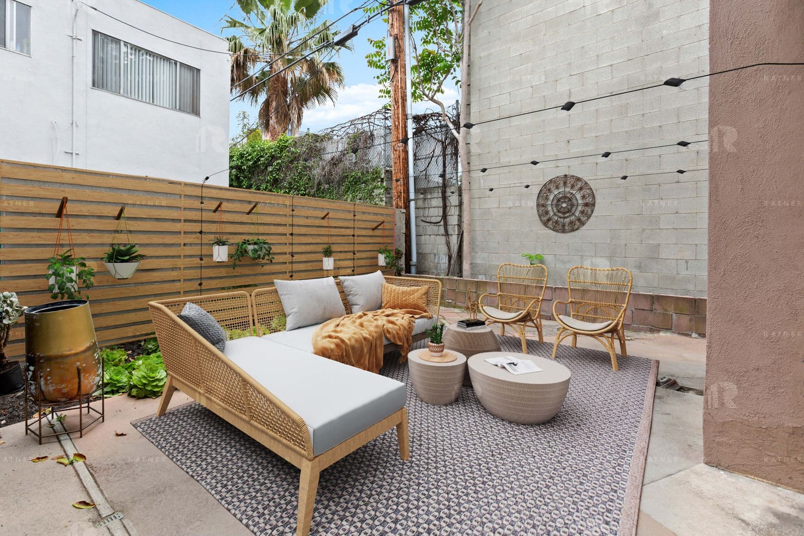Studio City Apartment: 4216 Mary Ellen Avenue