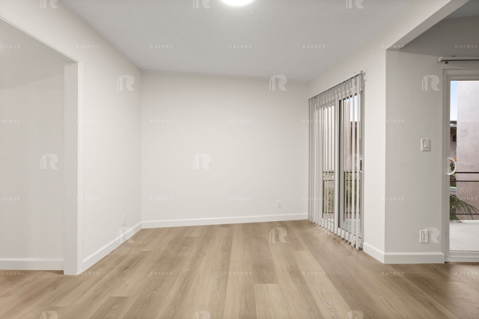 Studio City Apartment: 4216 Mary Ellen Avenue