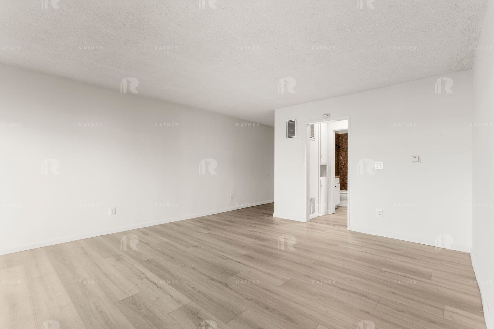 Encino Apartment: 5139 White Oak Avenue