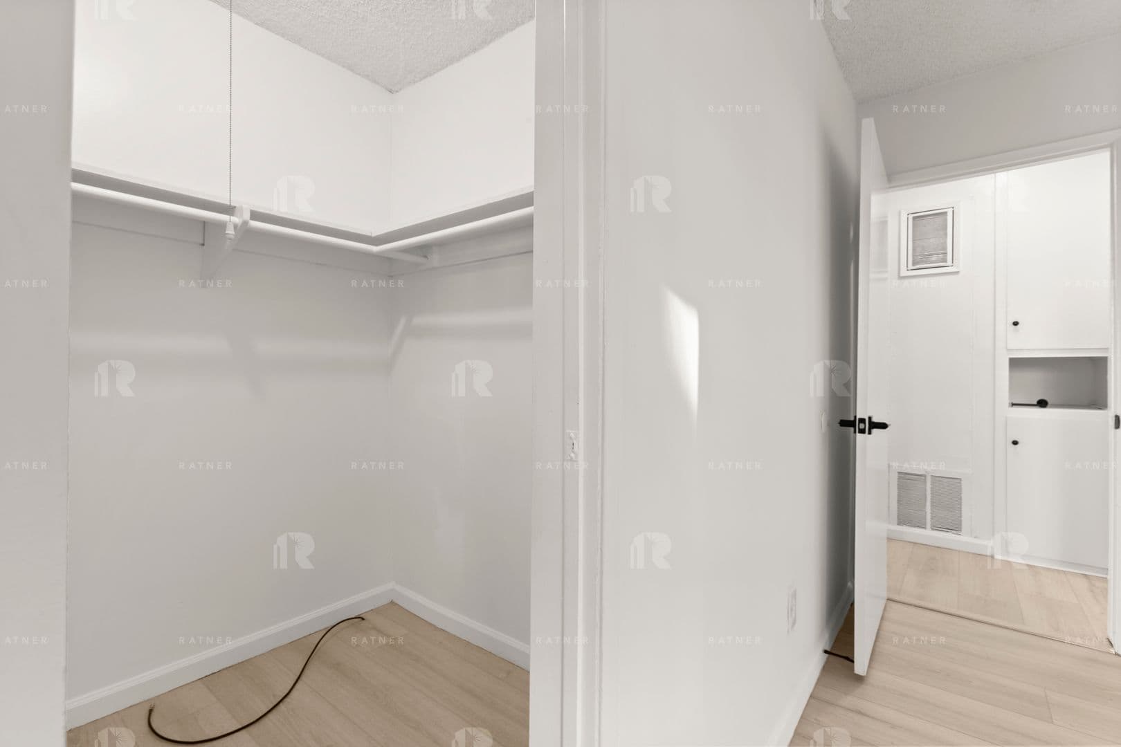Encino Apartment: 5139 White Oak Avenue