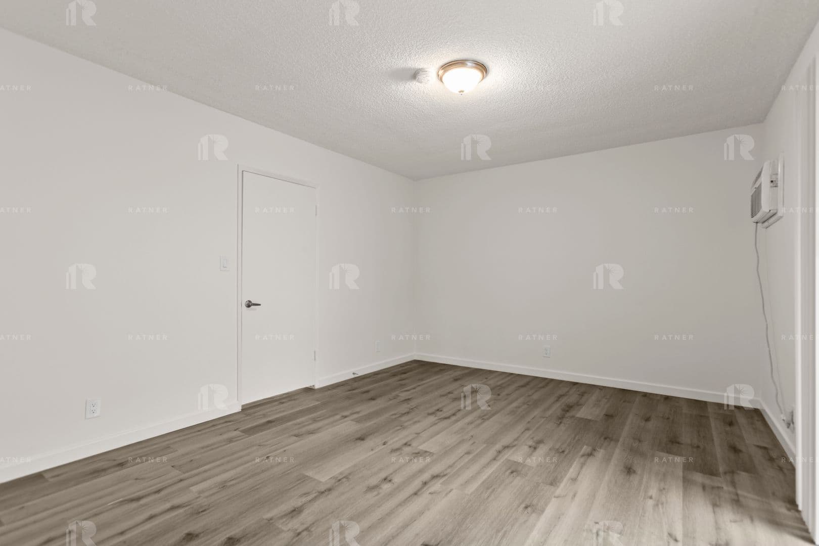 Studio City Apartment: 4216 Mary Ellen Avenue