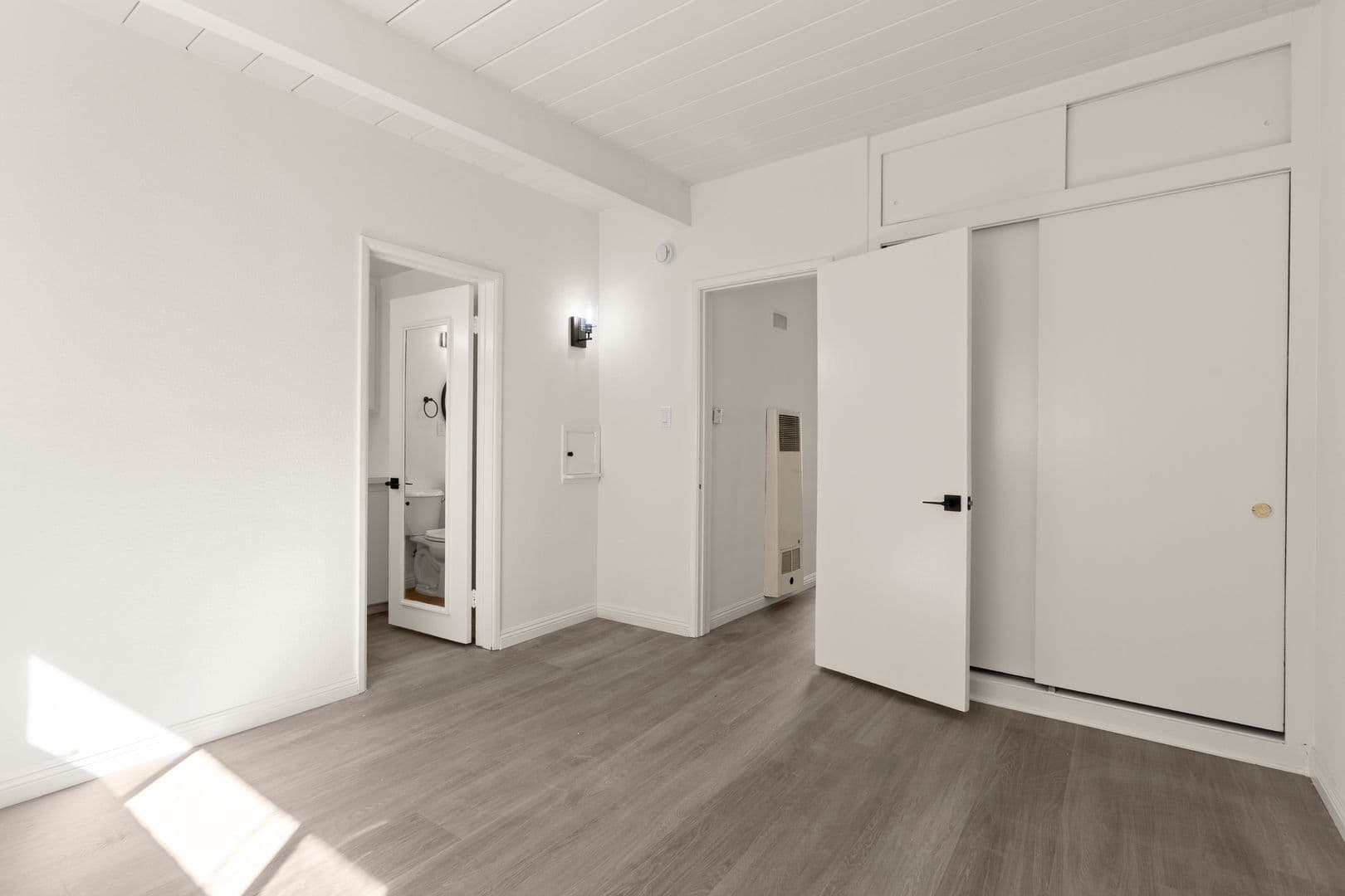 Studio City Apartment: 4135 Laurel Canyon Blvd