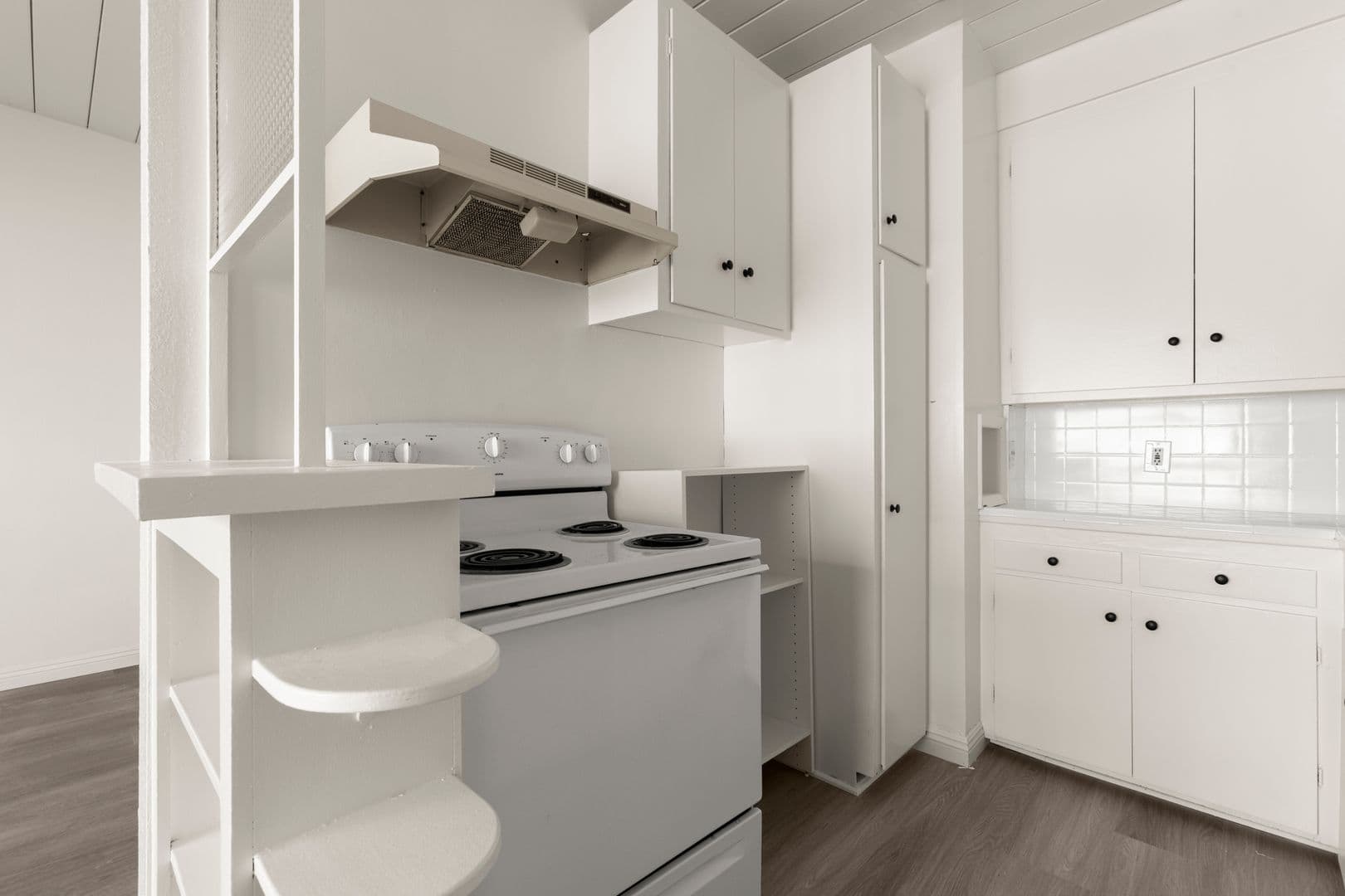Studio City Apartment: 4135 Laurel Canyon Blvd