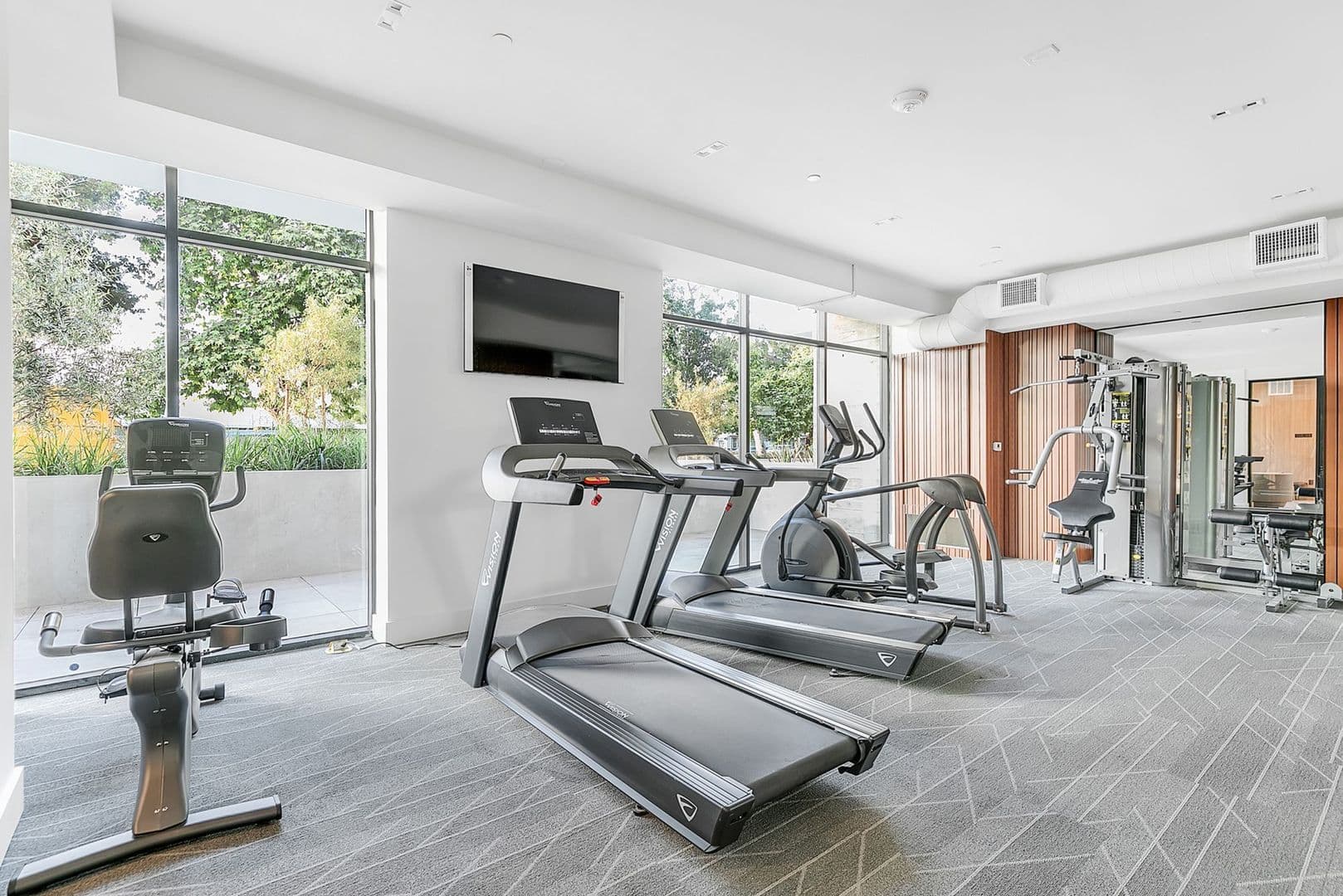 Valley Village Apartment: 12444 Chandler Blvd