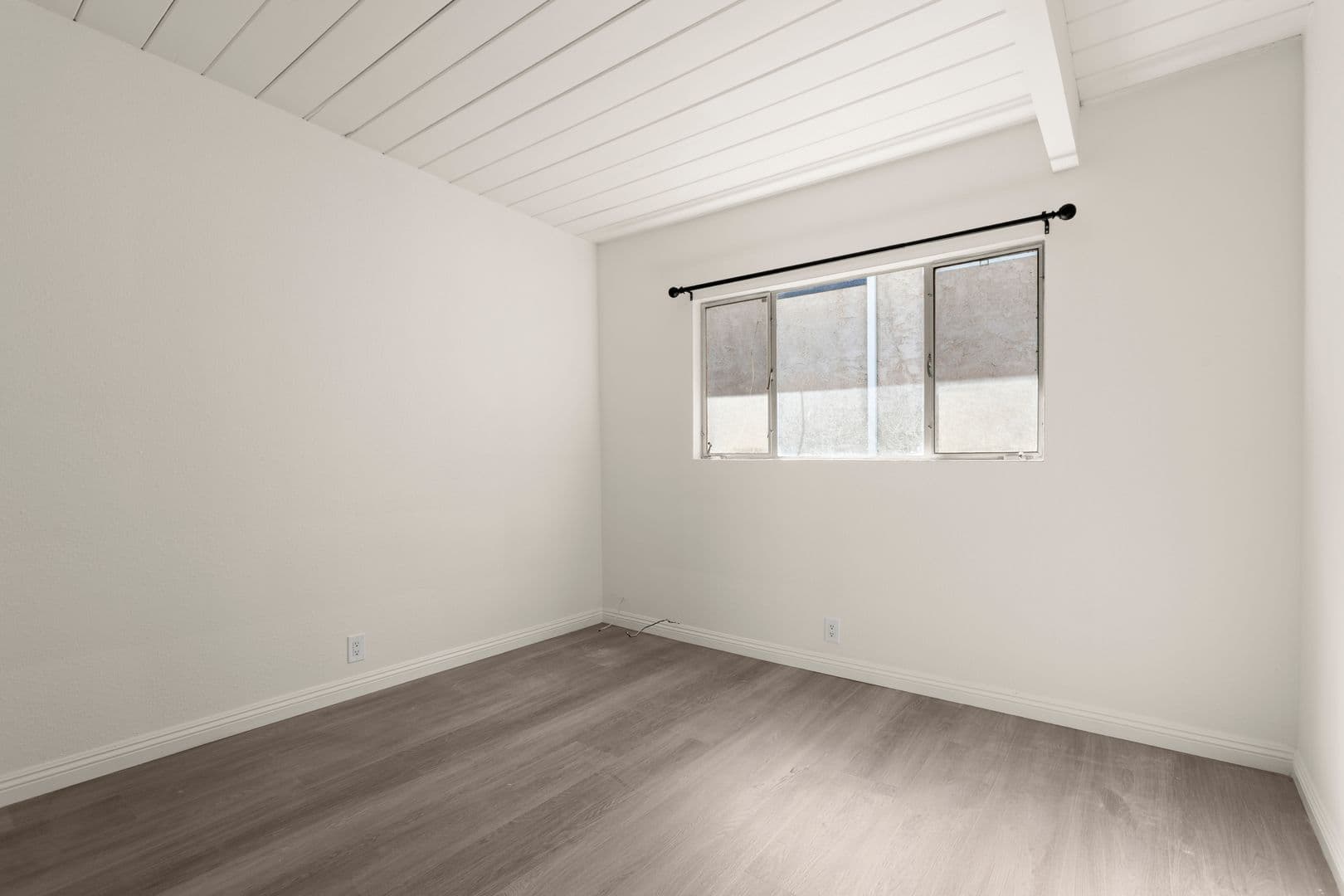 Studio City Apartment: 4135 Laurel Canyon Blvd