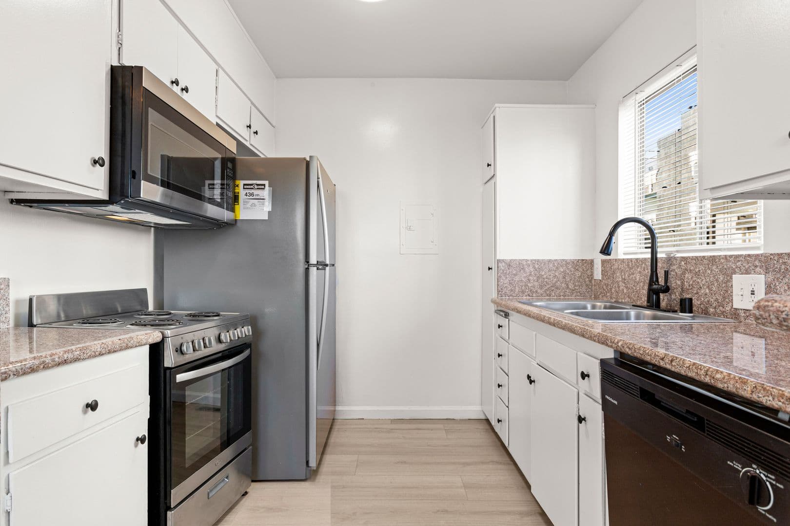 Encino Apartment: 5139 White Oak Avenue