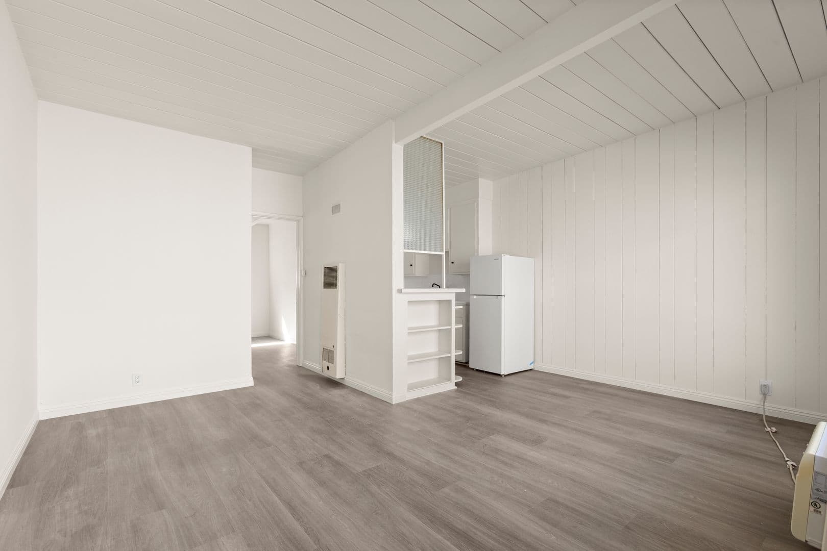 Studio City Apartment: 4135 Laurel Canyon Blvd