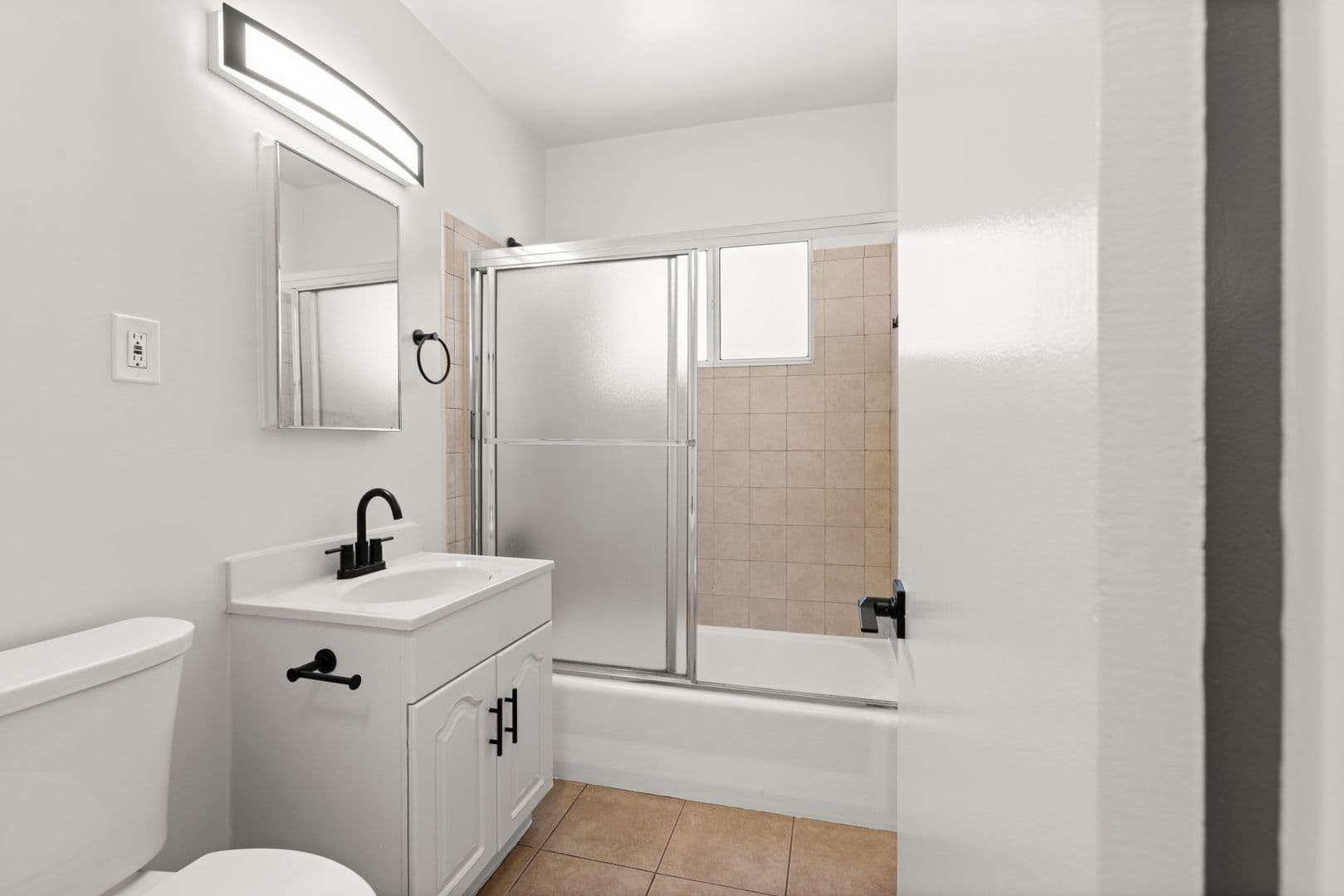 North Hollywood Apartment: 6725 Laurel Canyon Blvd