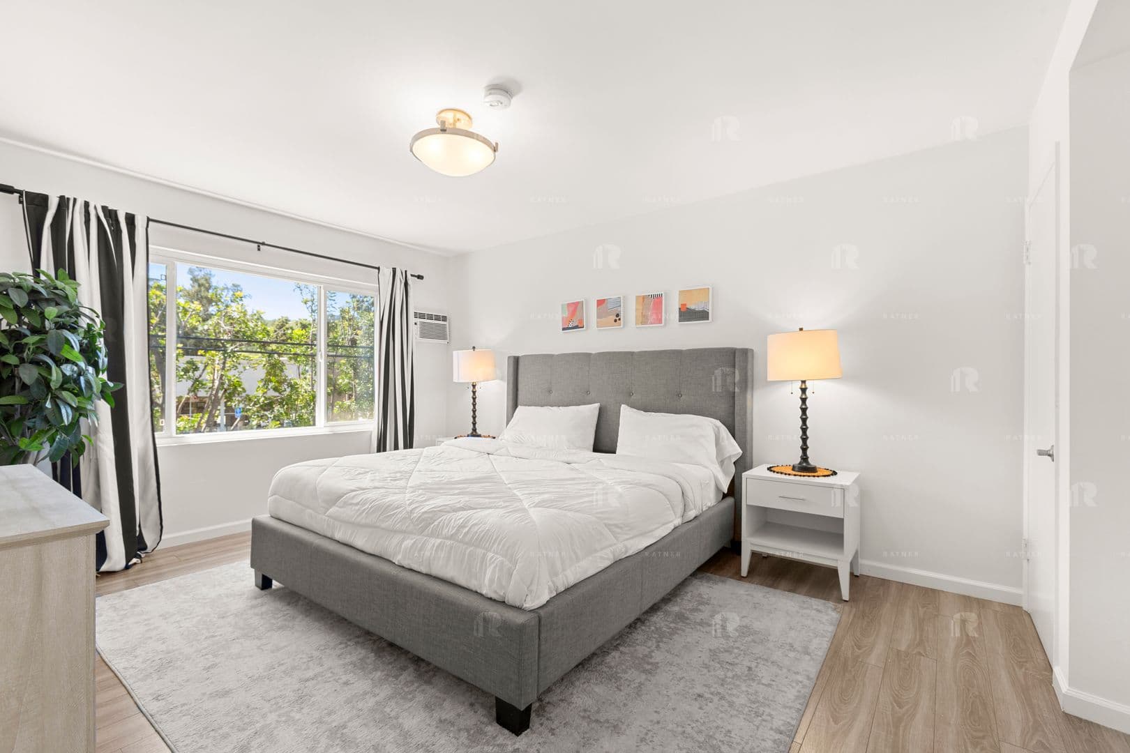 Studio City Apartment: 4216 Mary Ellen Avenue