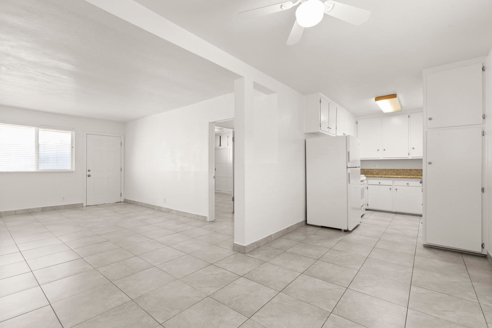 Sherman Oaks Apartment: 4846 Hazeltine Avenue
