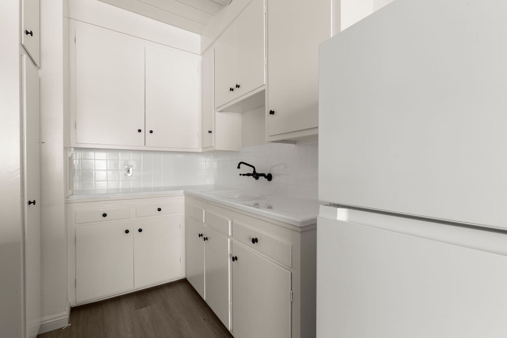 Studio City Apartment: 4135 Laurel Canyon Blvd