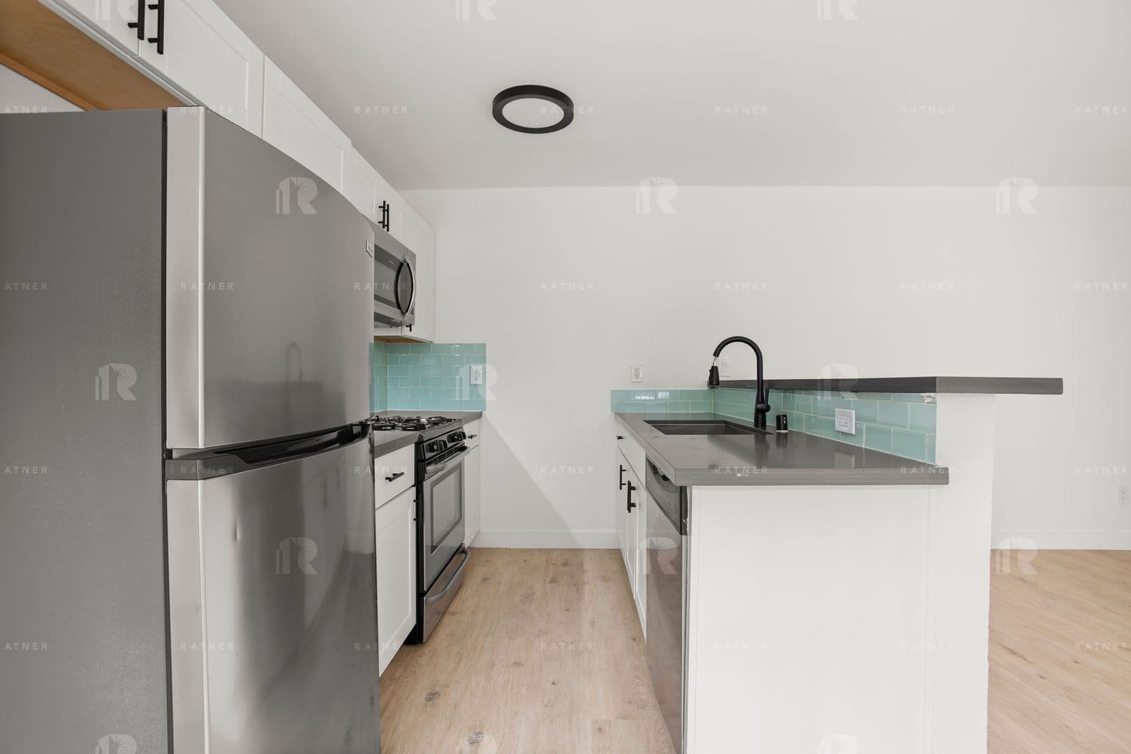 North Hollywood Apartment: 11133 Cumpston Street