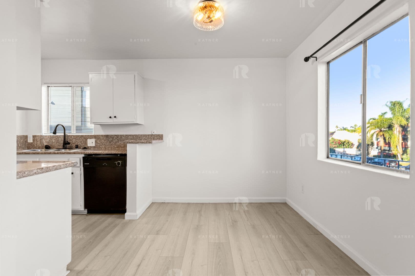 Encino Apartment: 5139 White Oak Avenue
